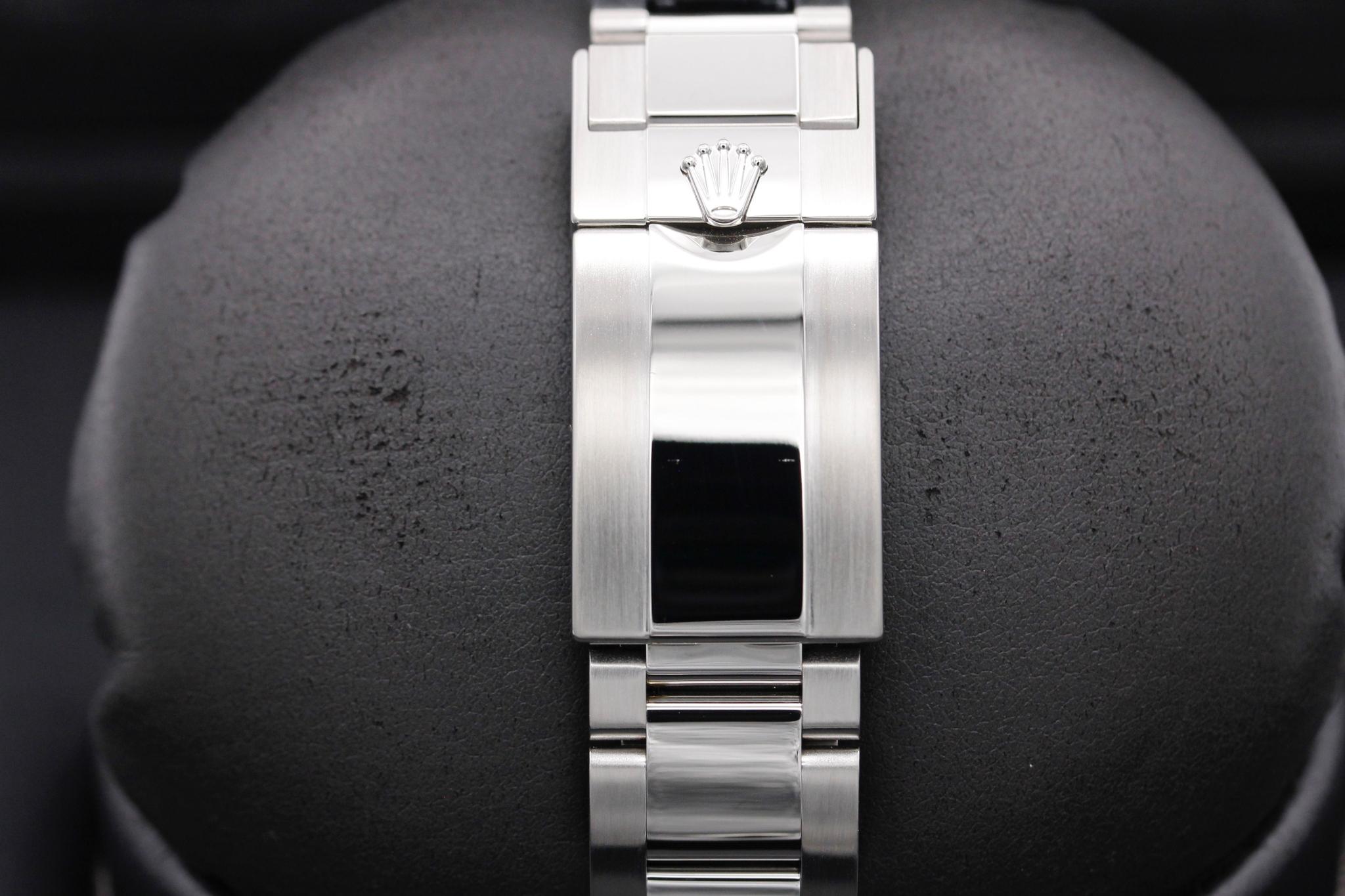 Watch Image 8