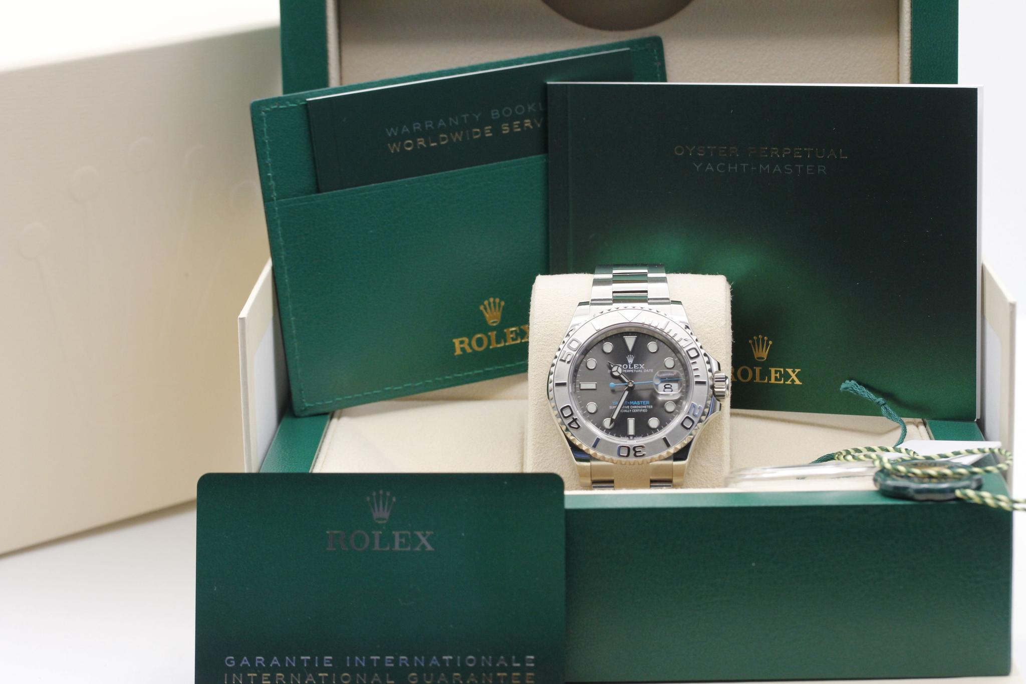 Watch Image 11