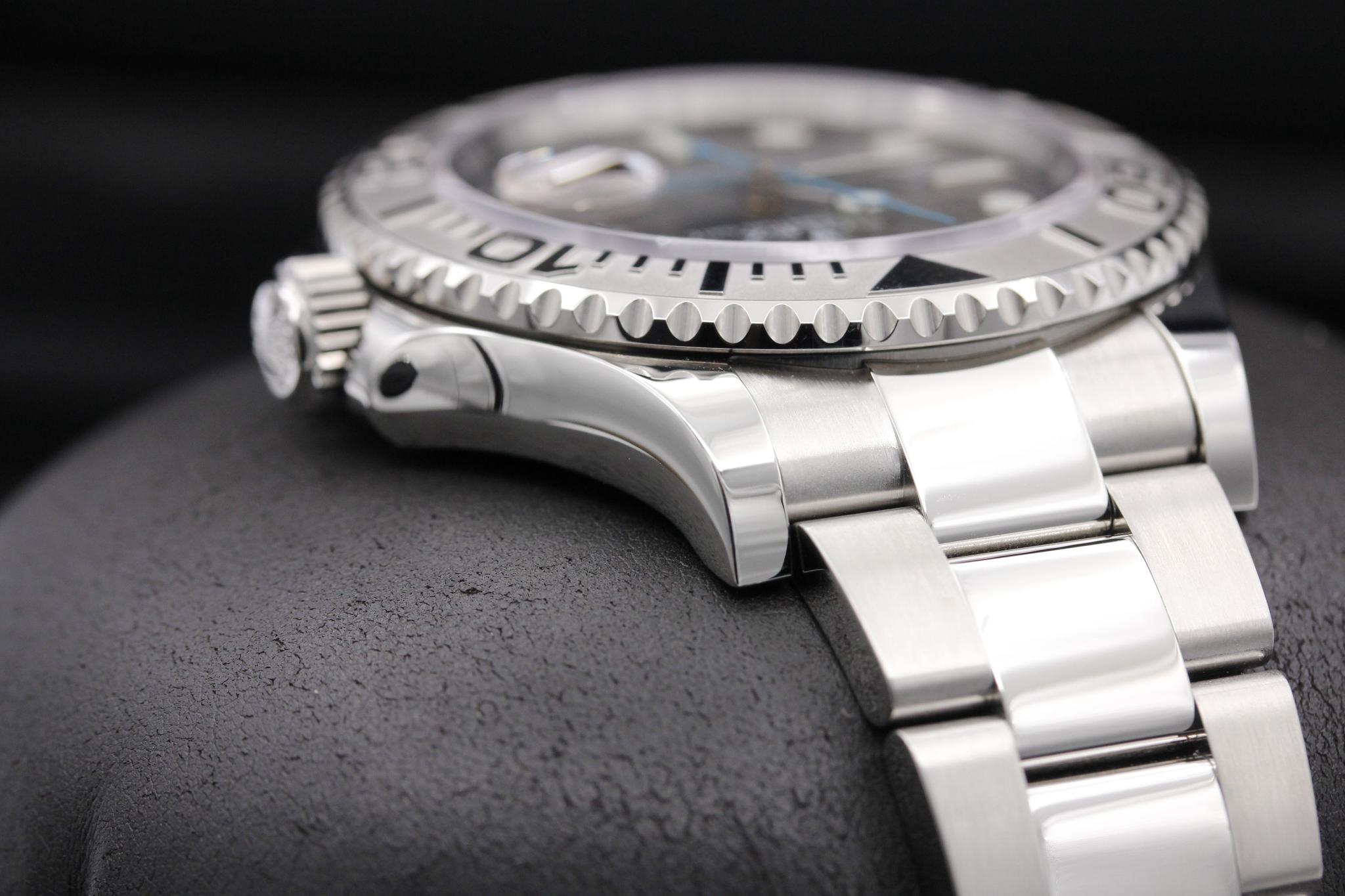 Watch Image 4