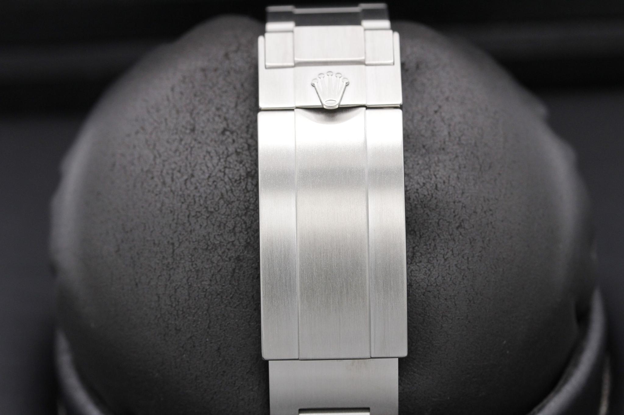 Watch Image 8
