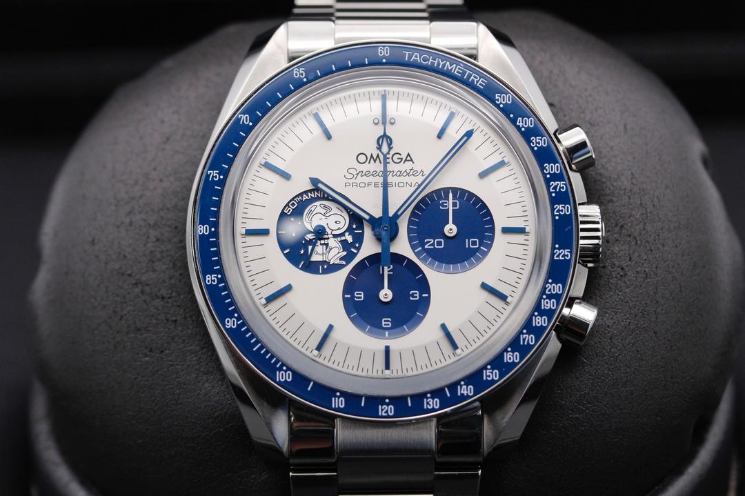 Omega Speedmaster Anniversary "Silver Snoopy Award" 310.32.42.50.02.001
