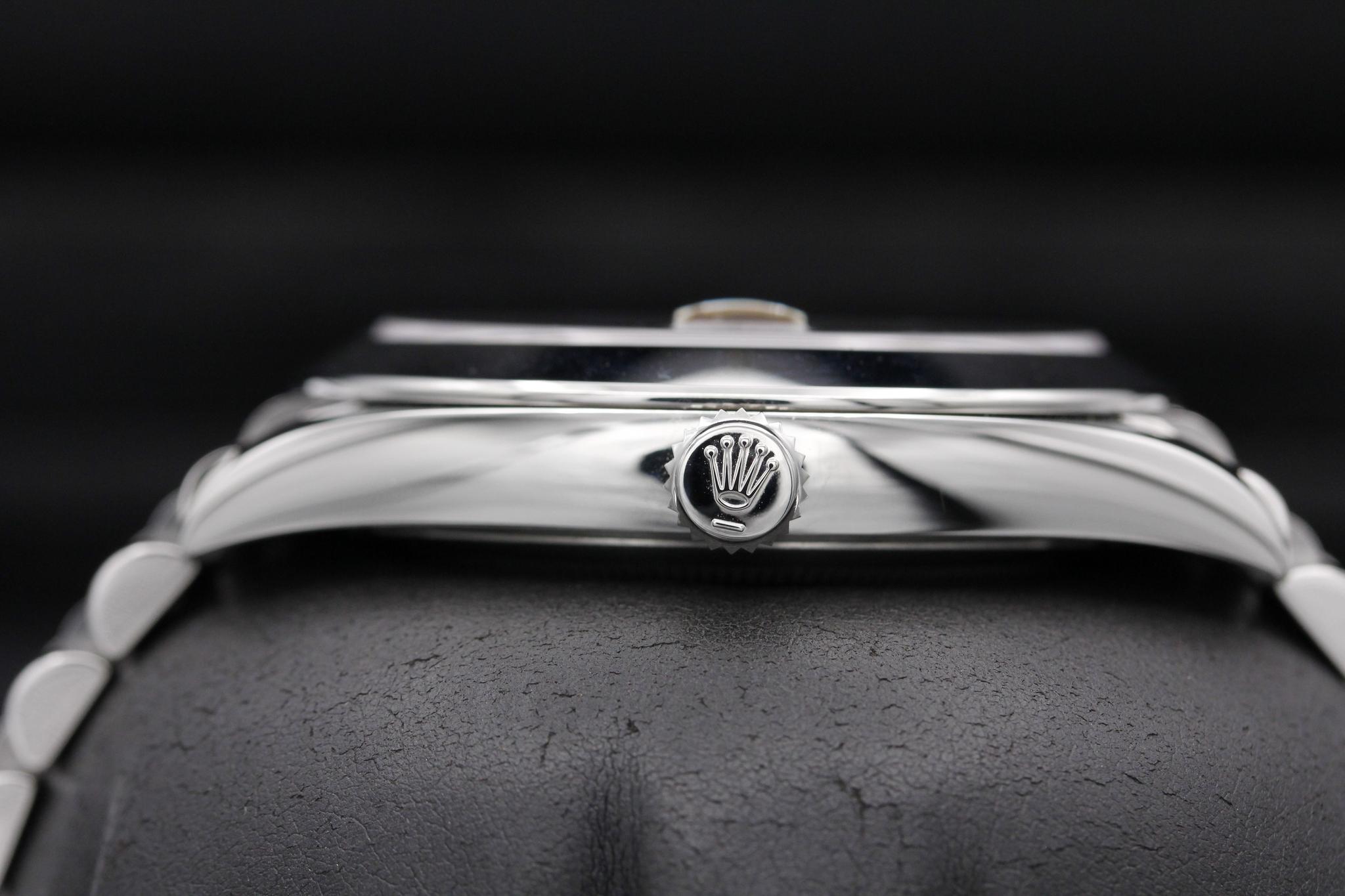 Watch Image 3