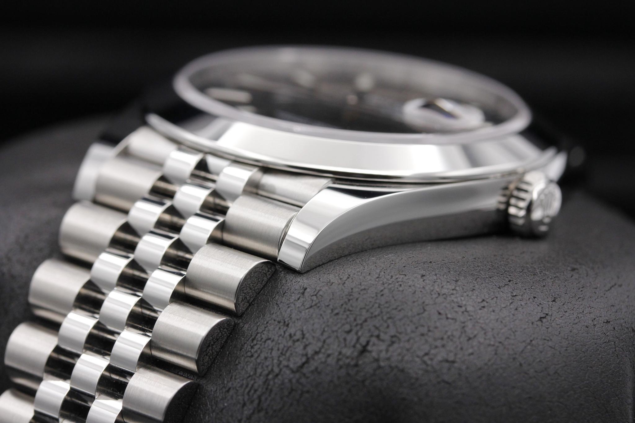 Watch Image 2
