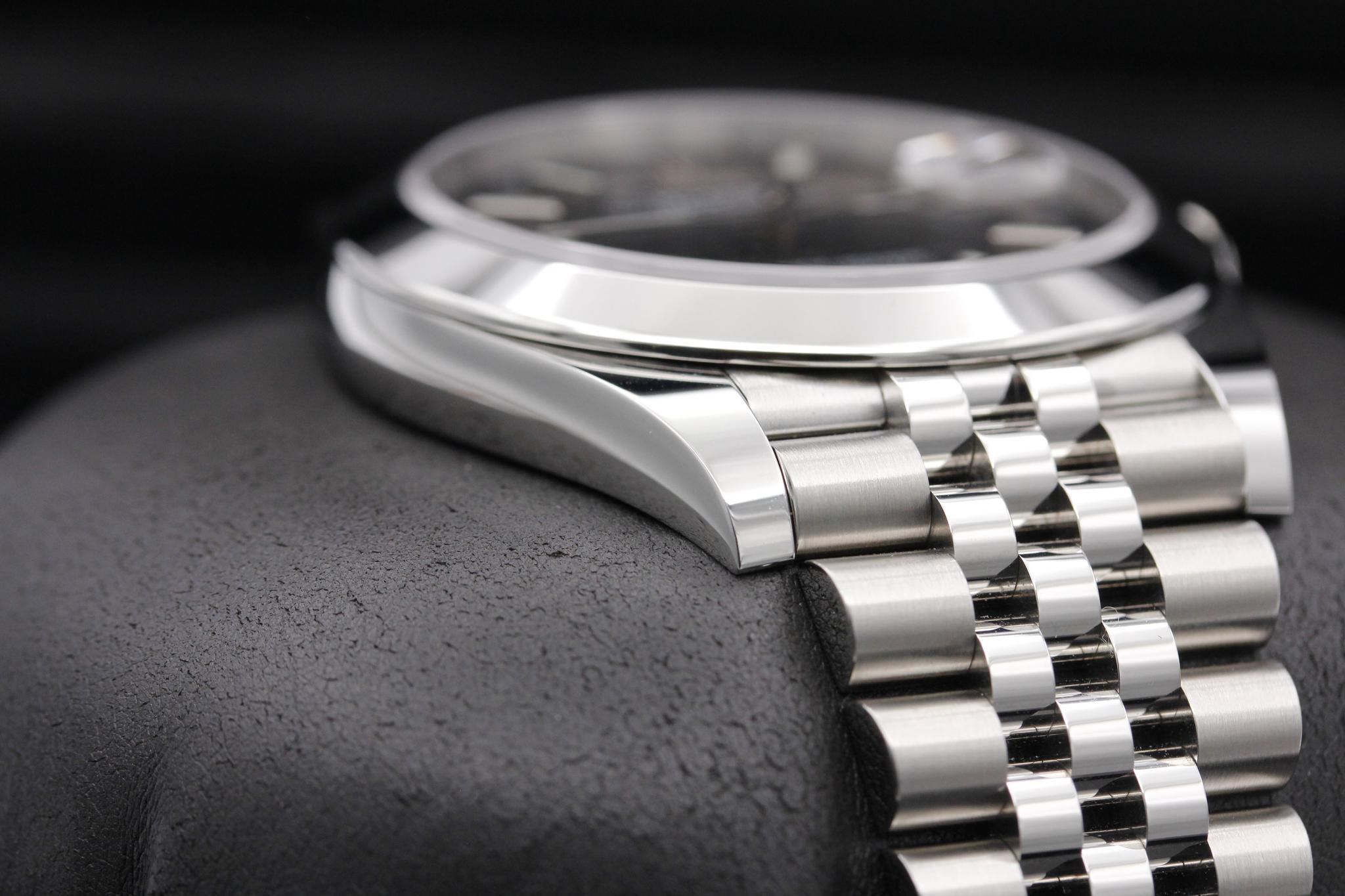 Watch Image 6