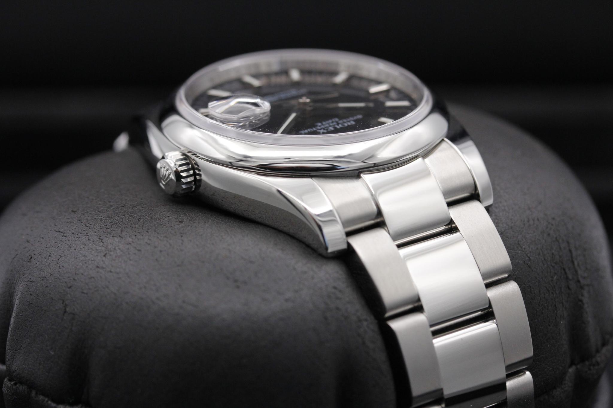 Watch Image 4