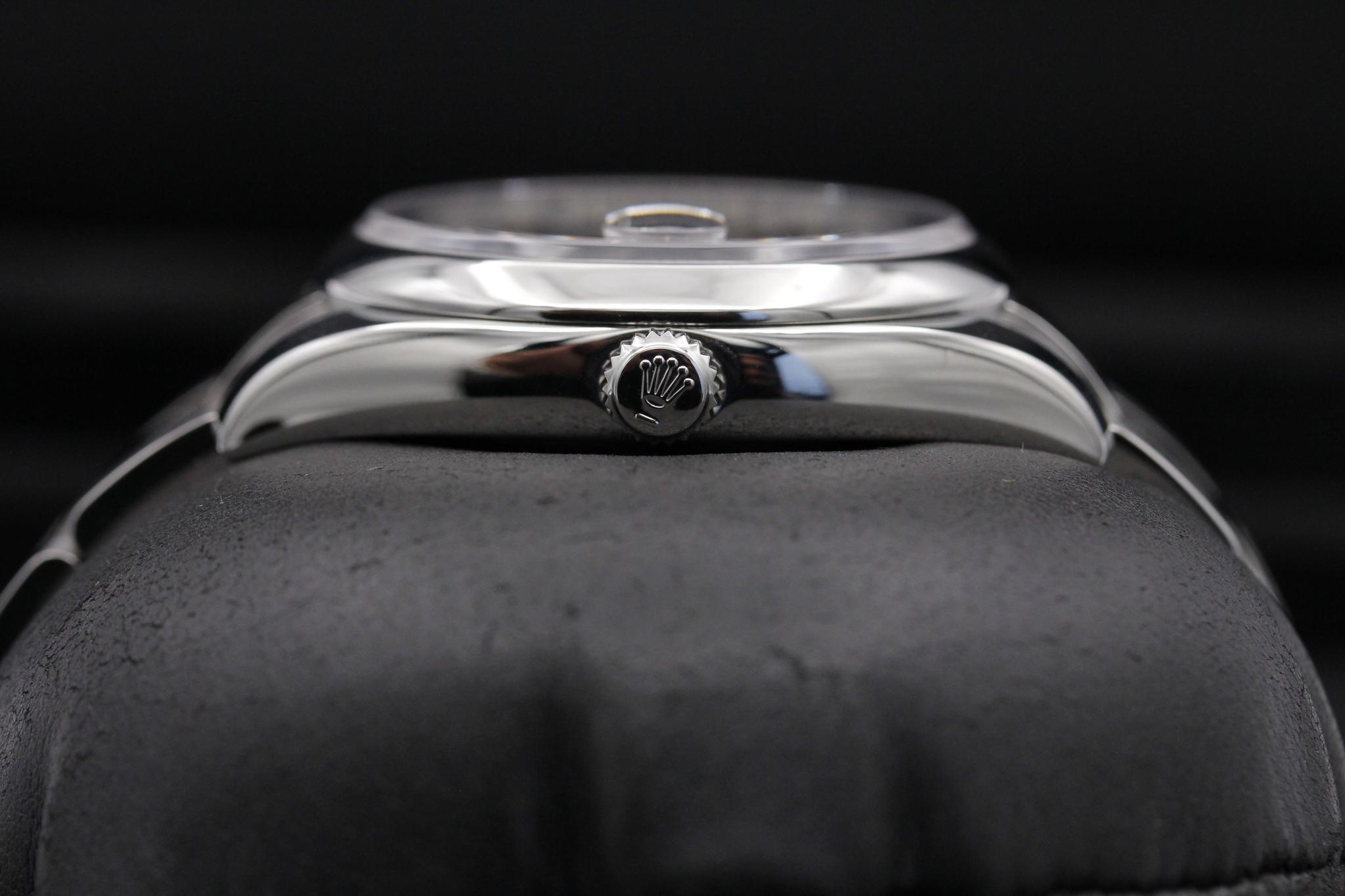 Watch Image 3