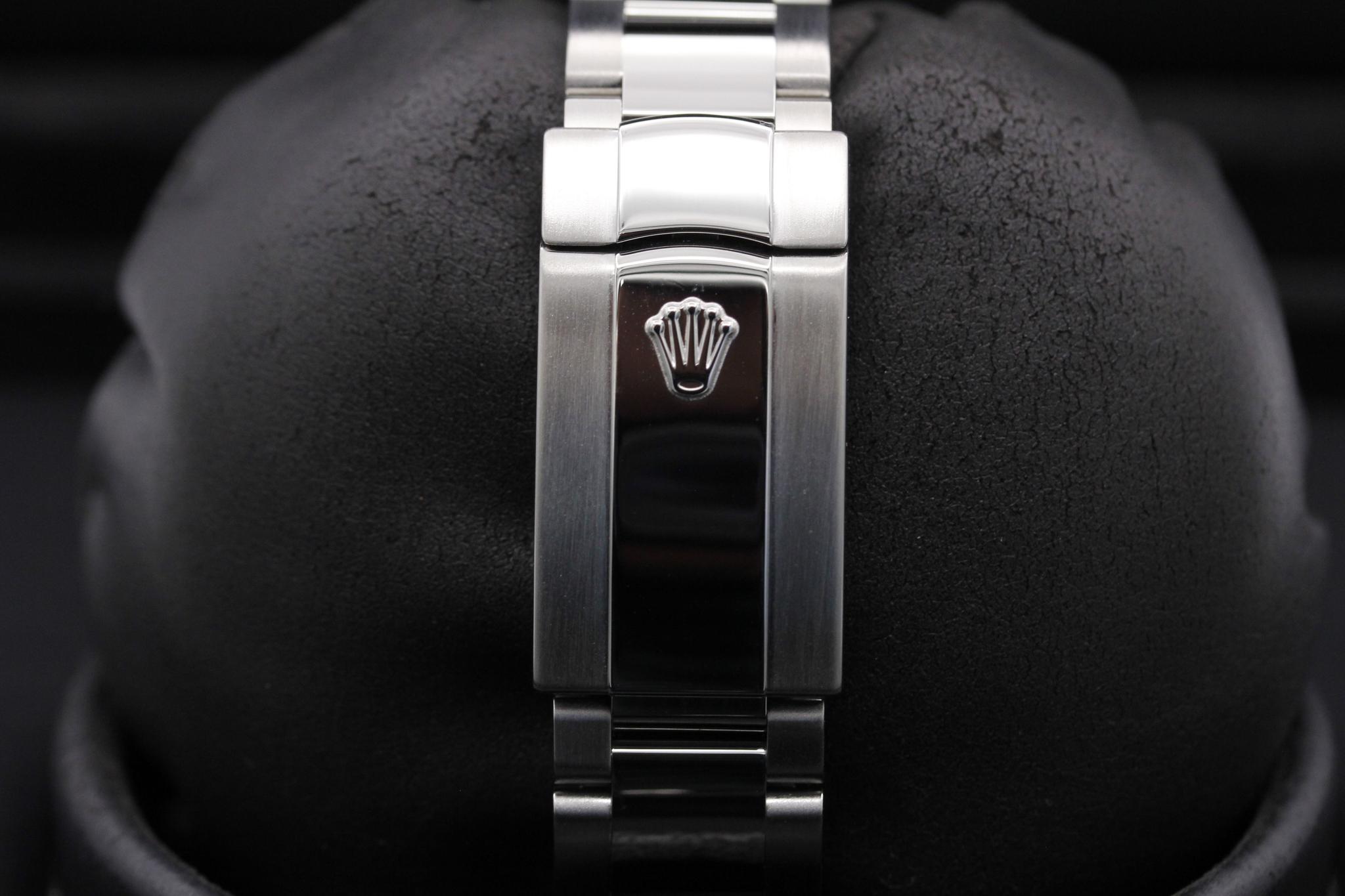 Watch Image 8