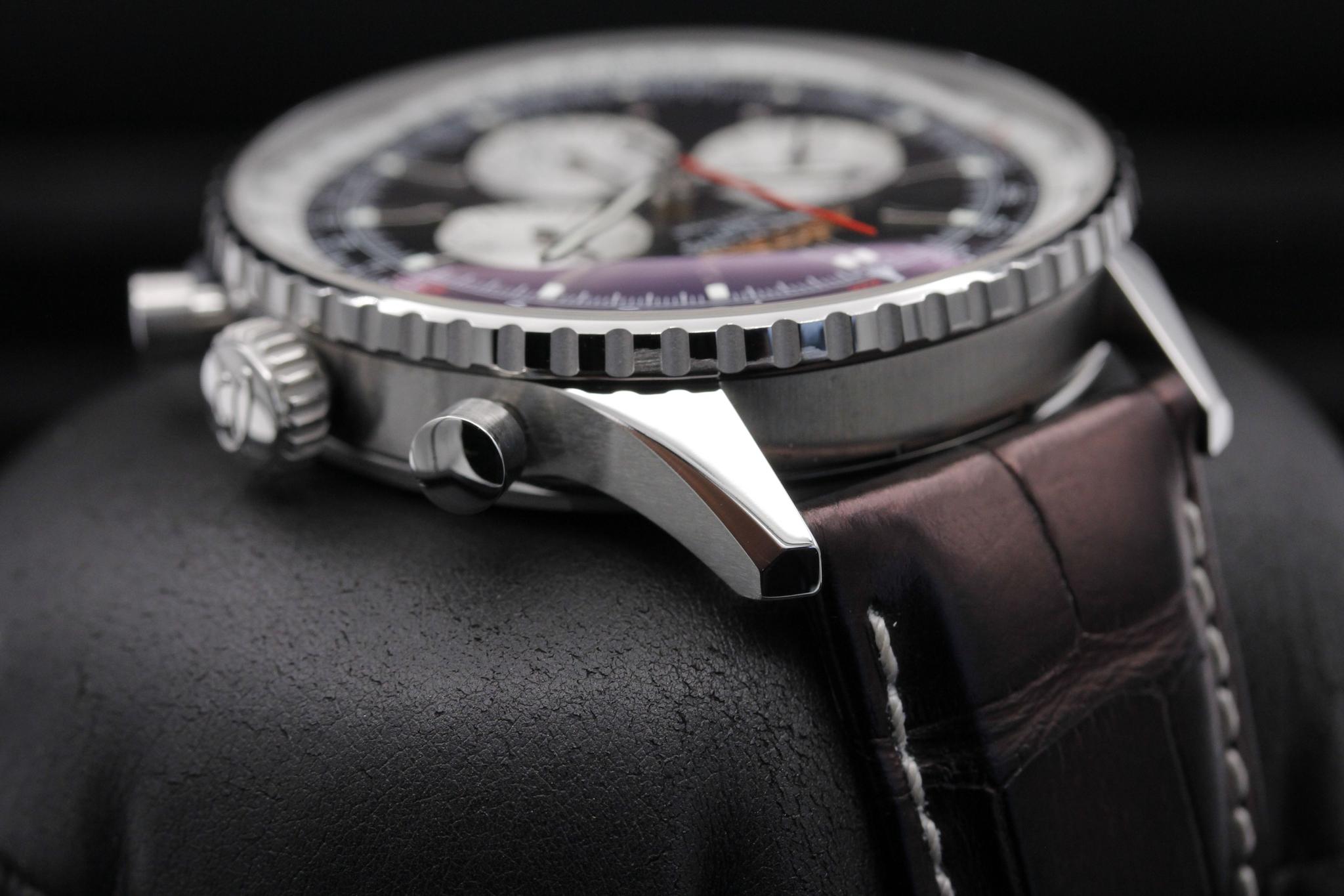 Watch Image 4