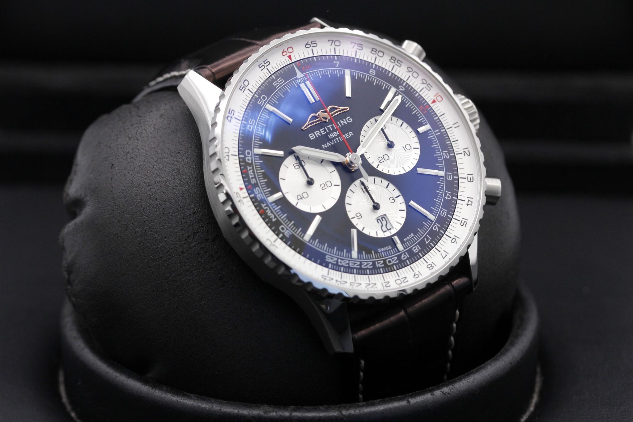 Watch Image 10
