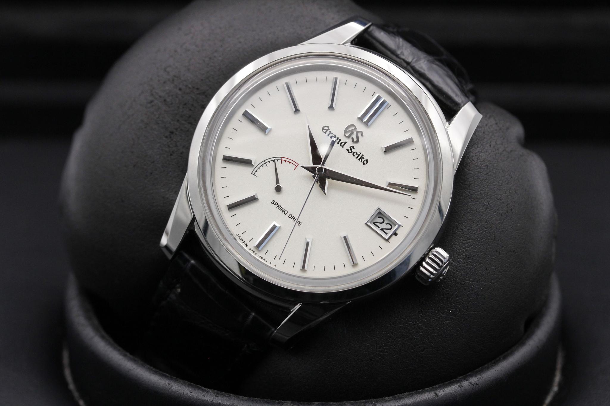 Watch Image 9