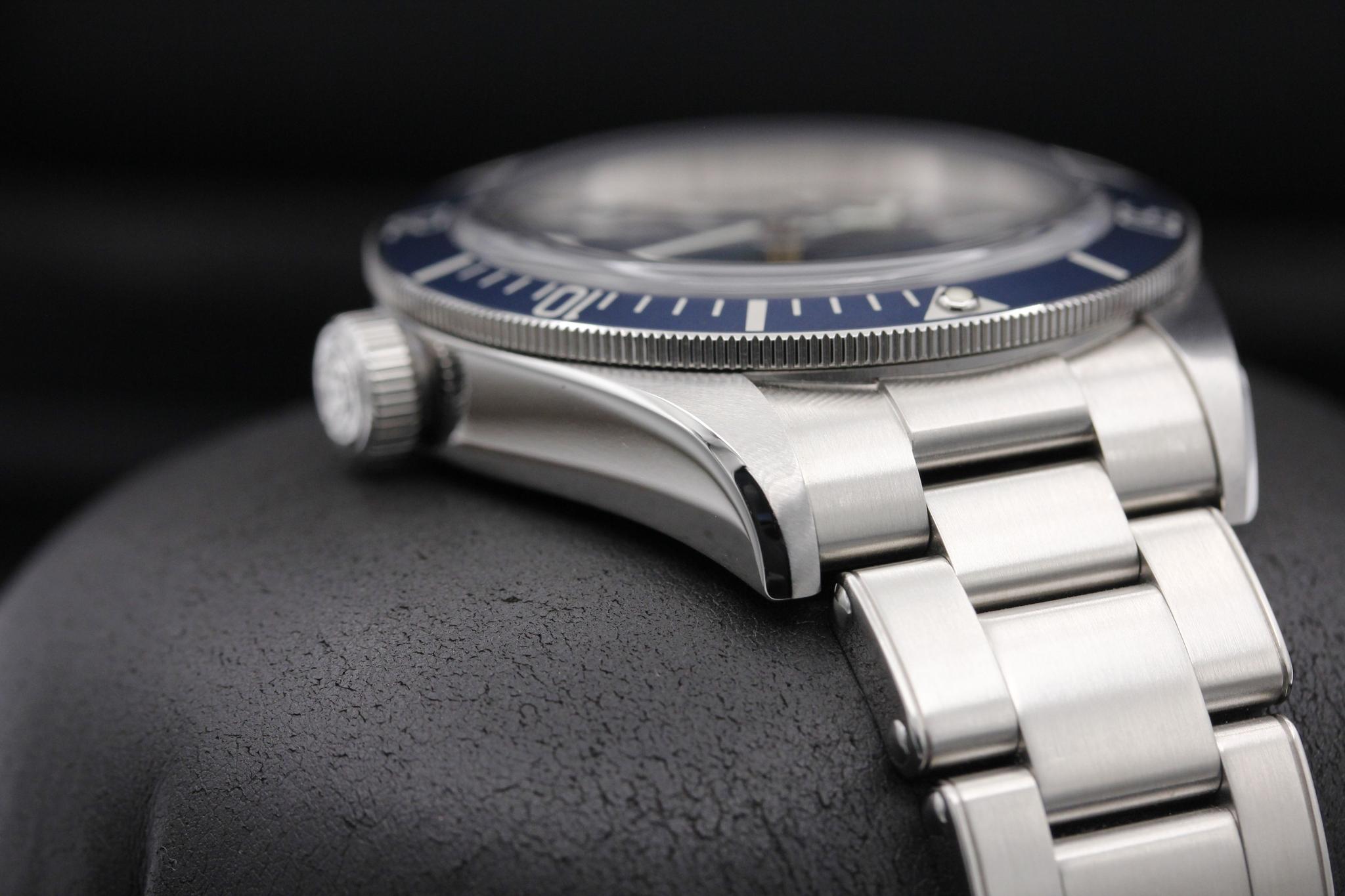 Watch Image 4