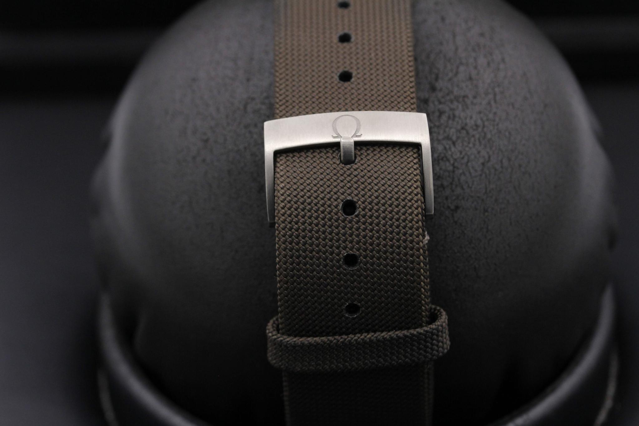 Watch Image 8