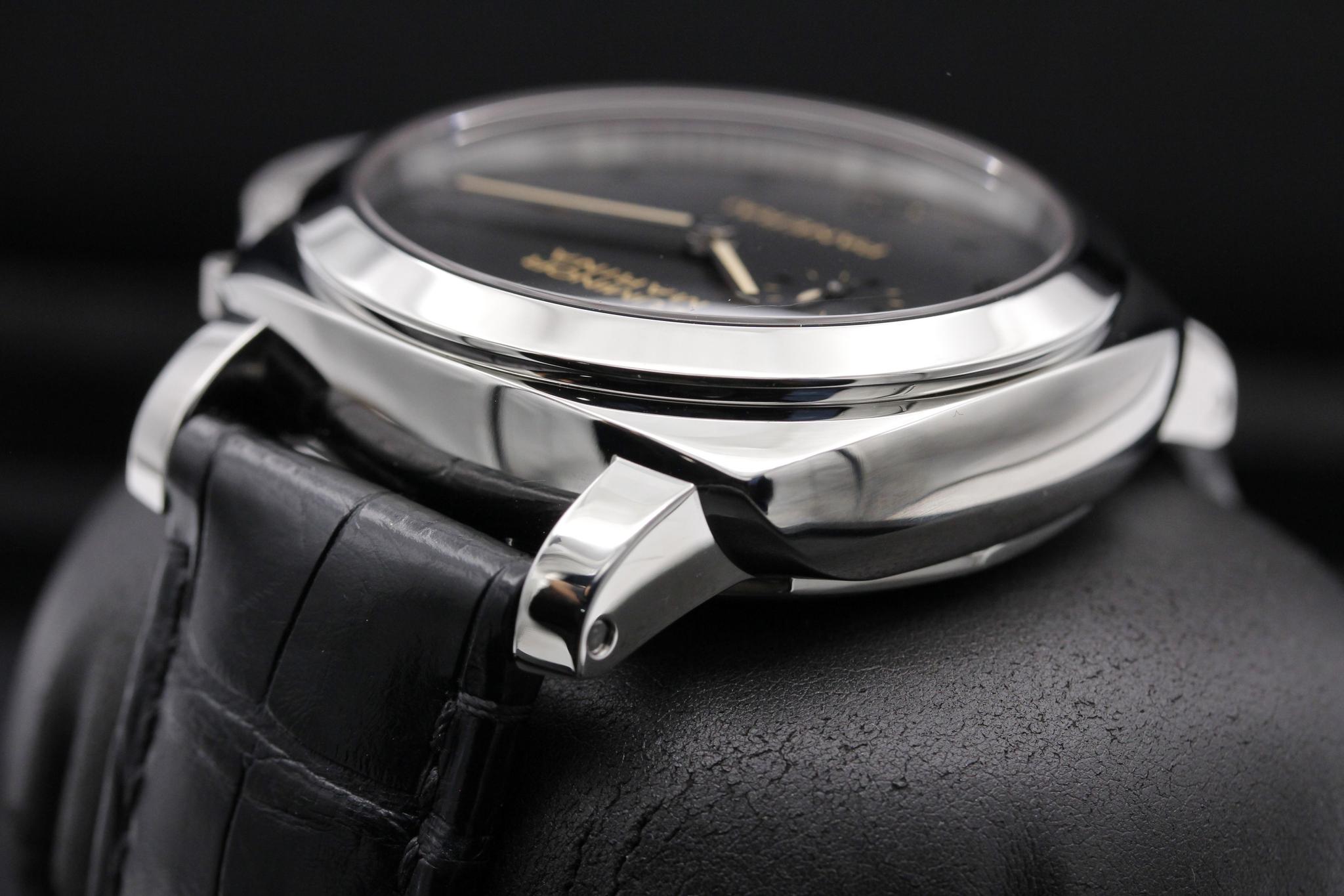 Watch Image 5