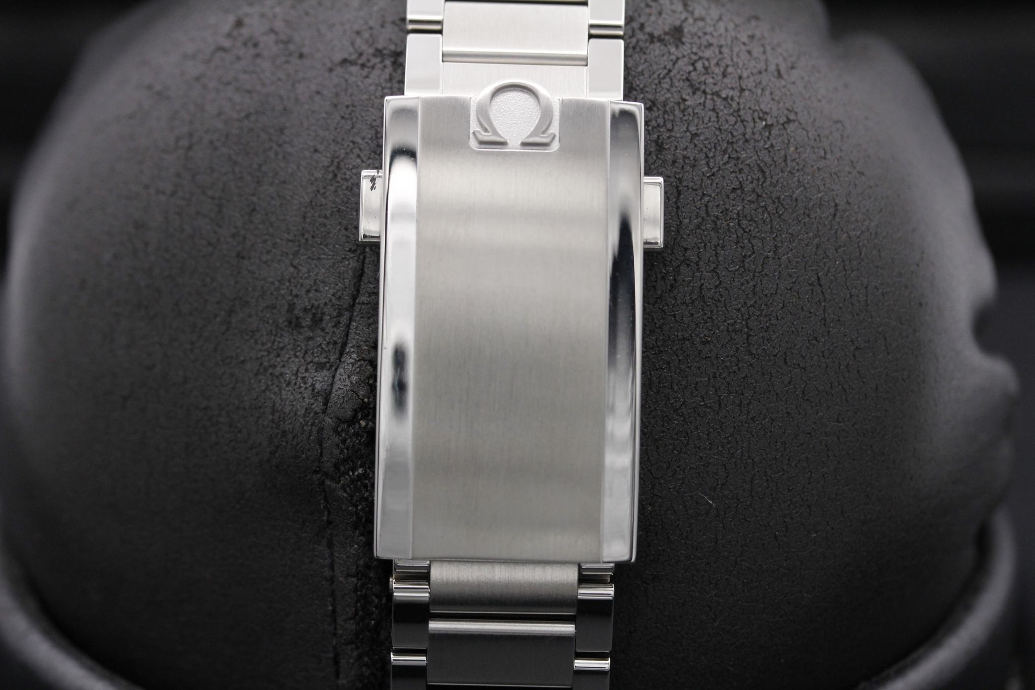 Watch Image 8