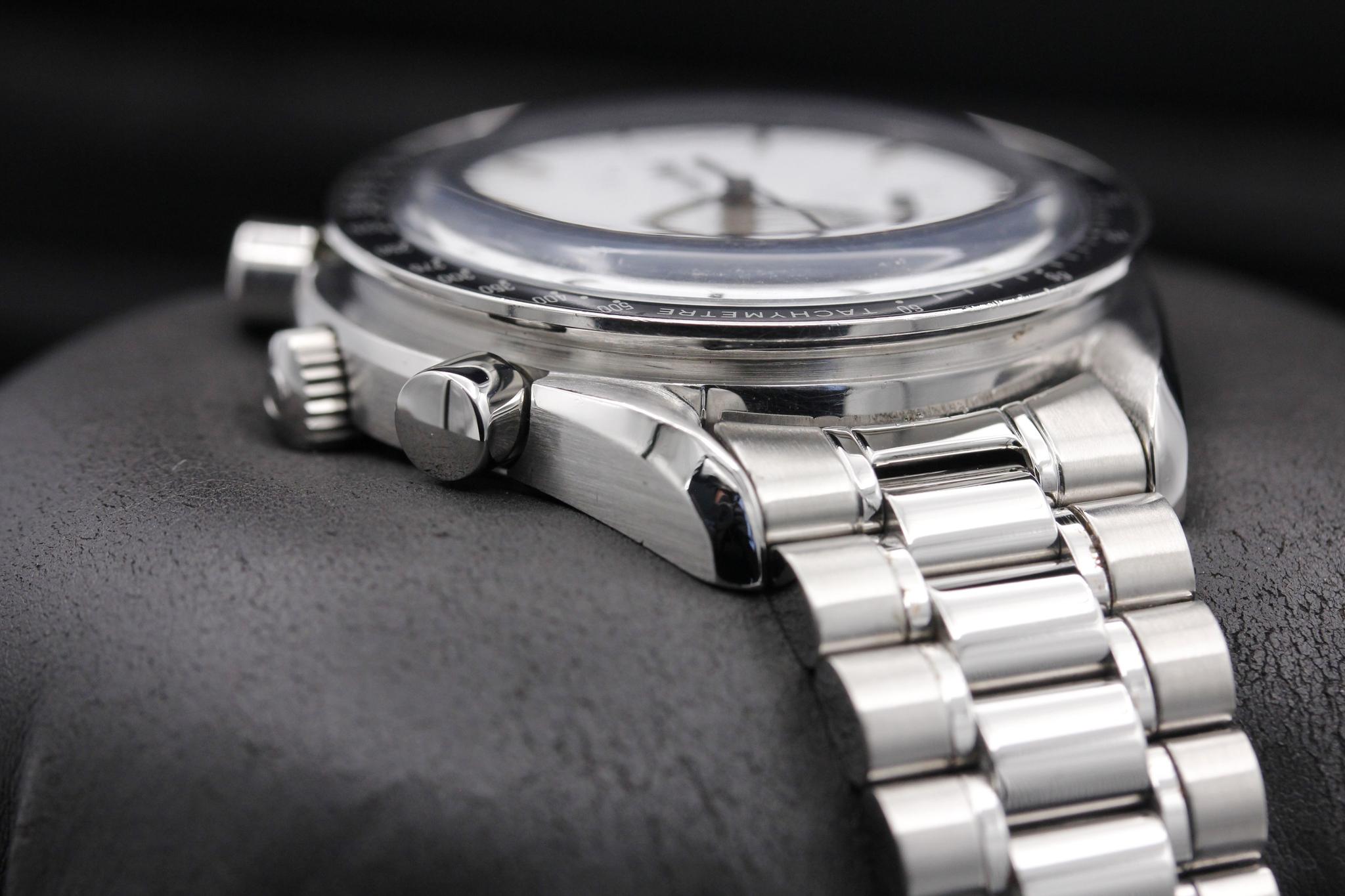 Watch Image 4