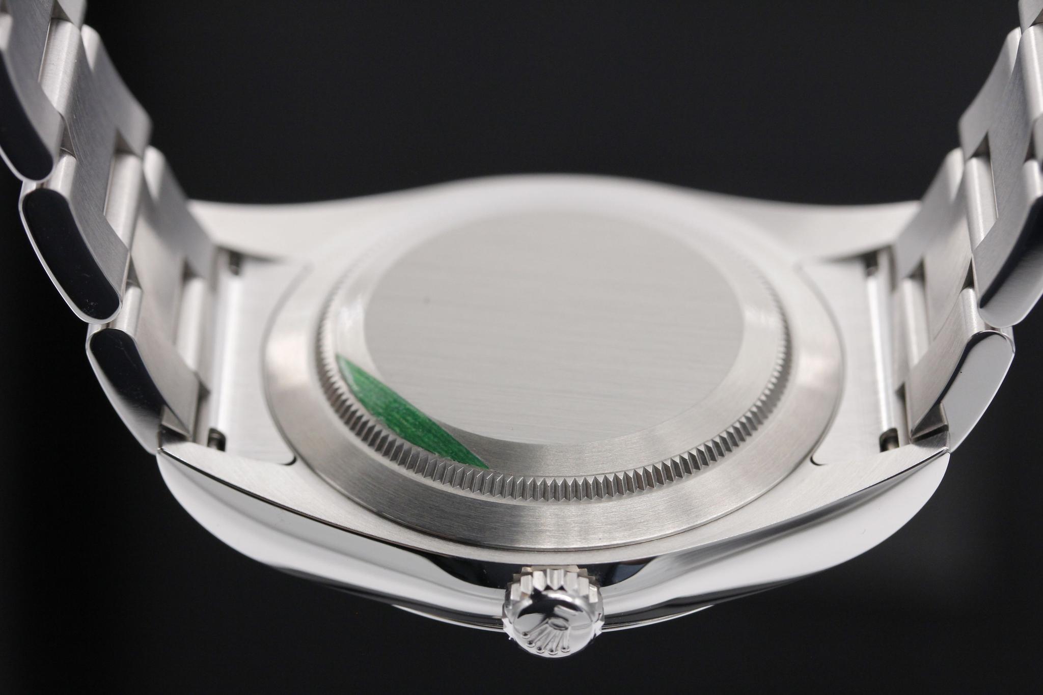 Watch Image 7