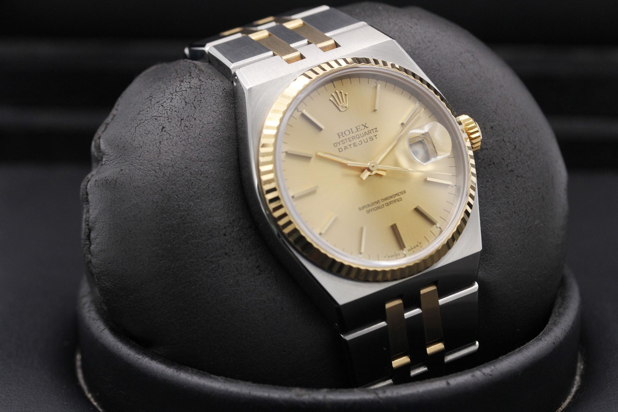 Watch Image 11