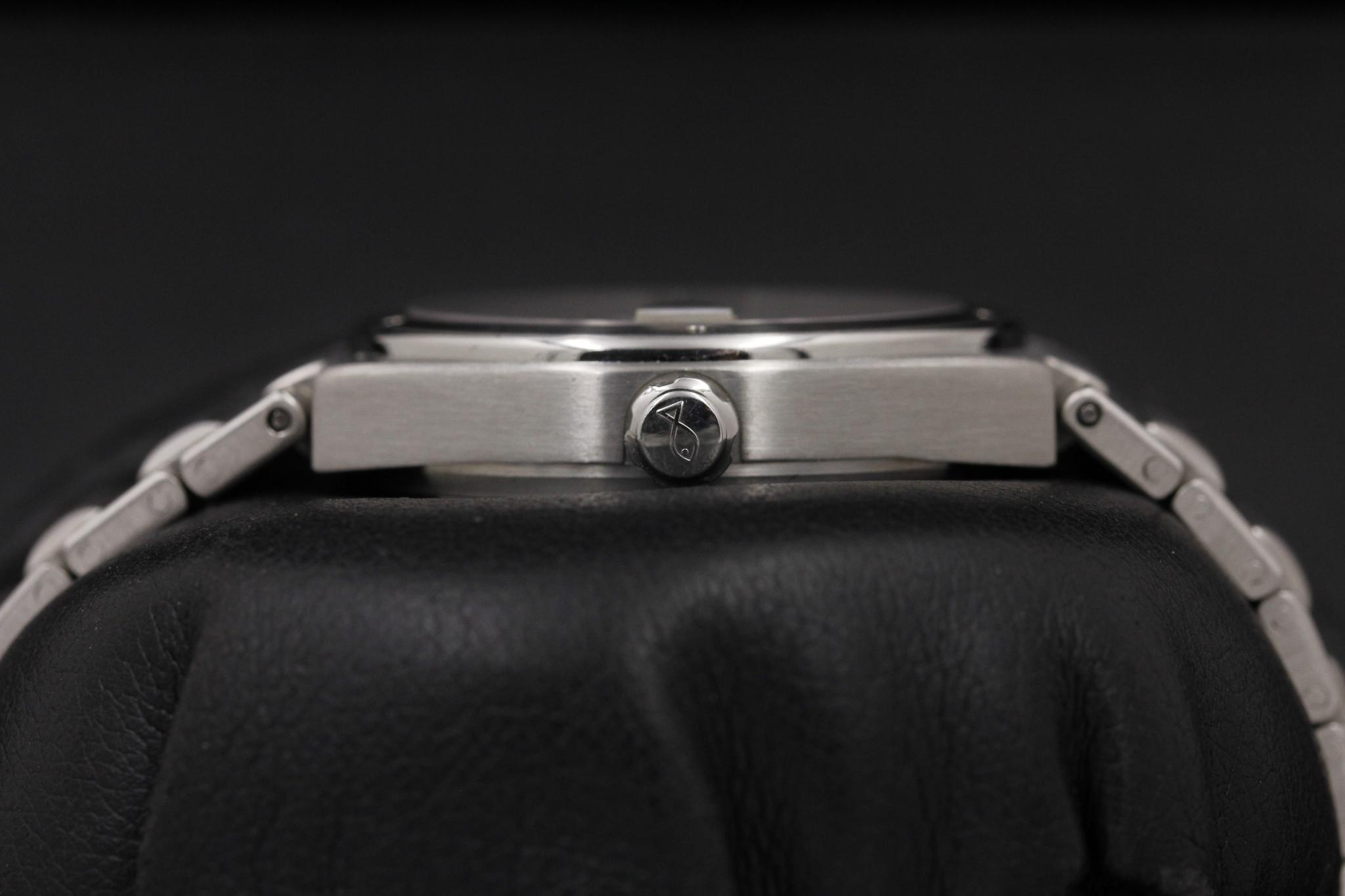 Watch Image 4