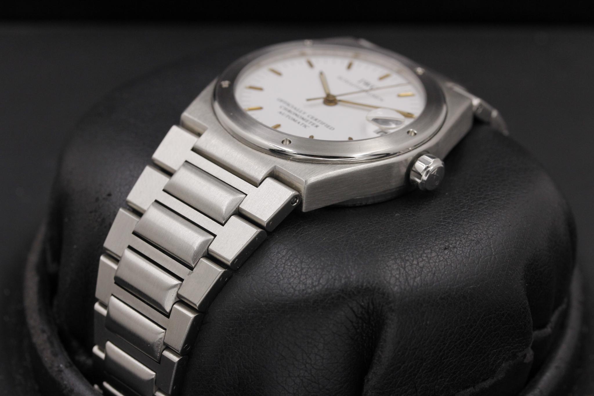 Watch Image 3