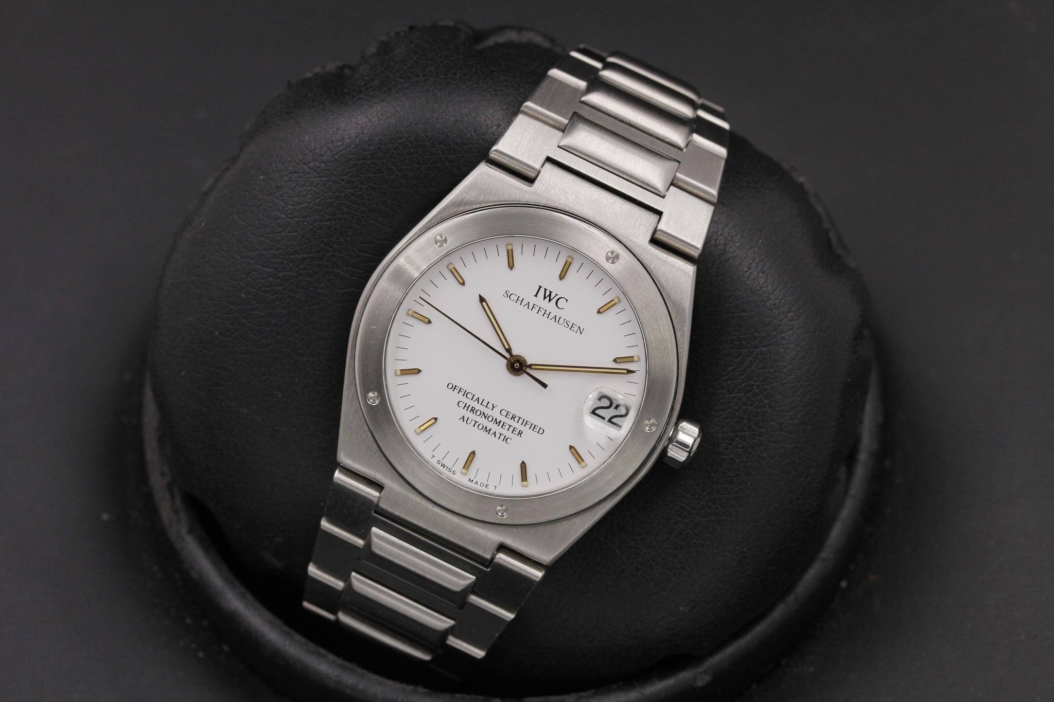Watch Image 11
