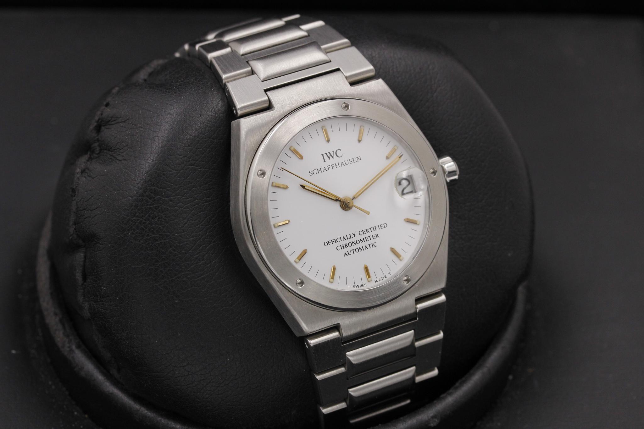 Watch Image 12
