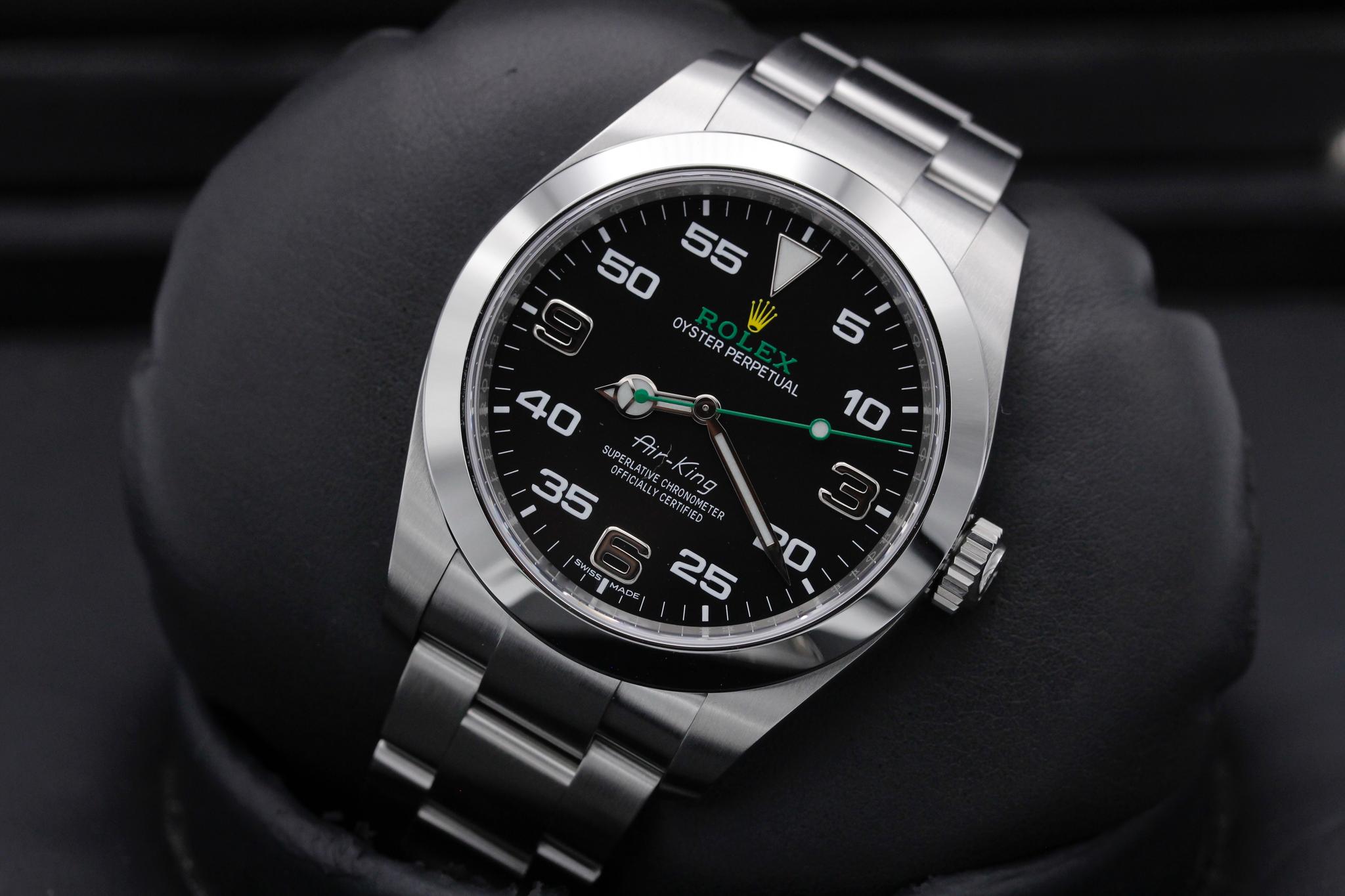 Watch Image 10