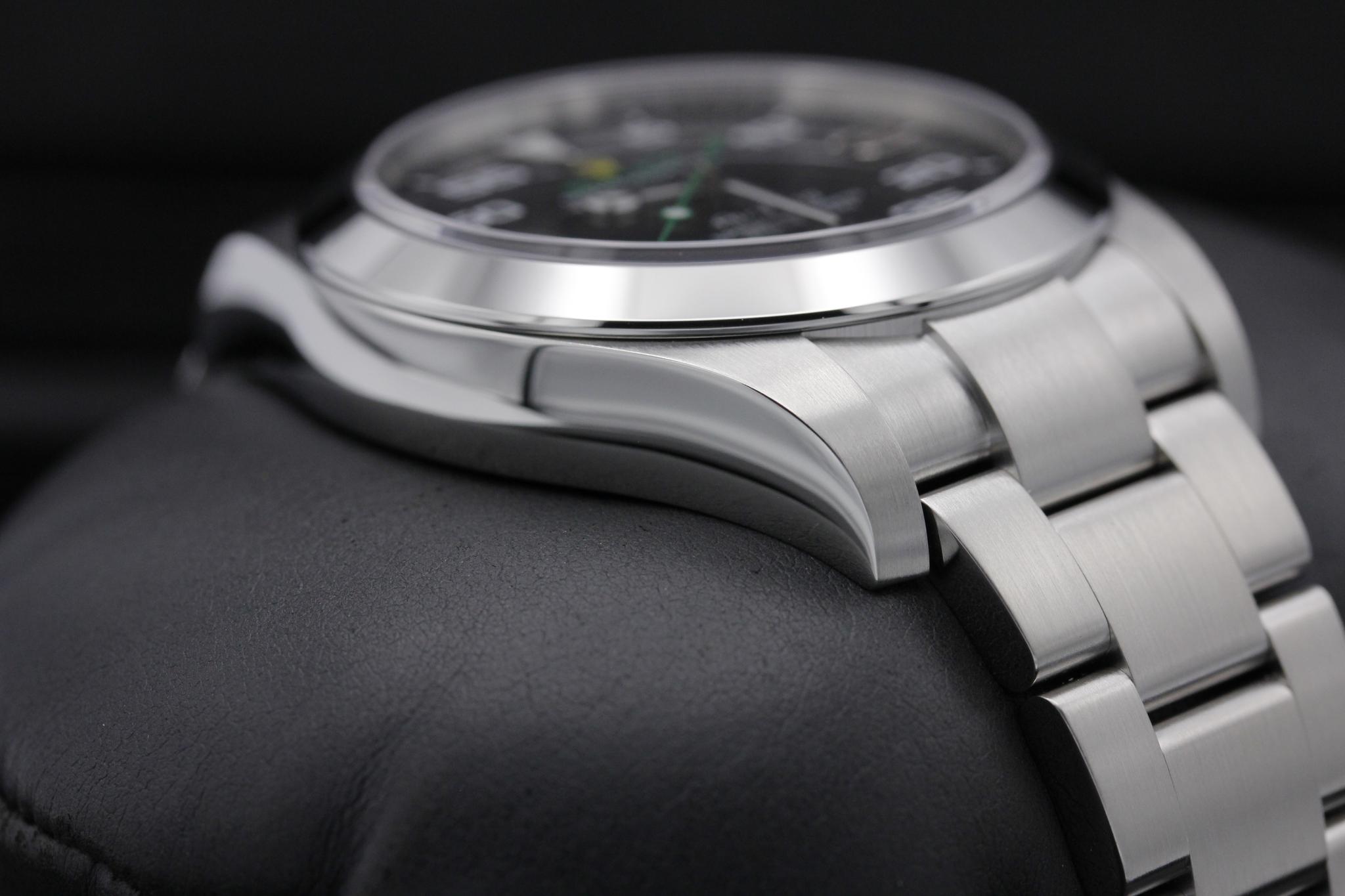 Watch Image 6