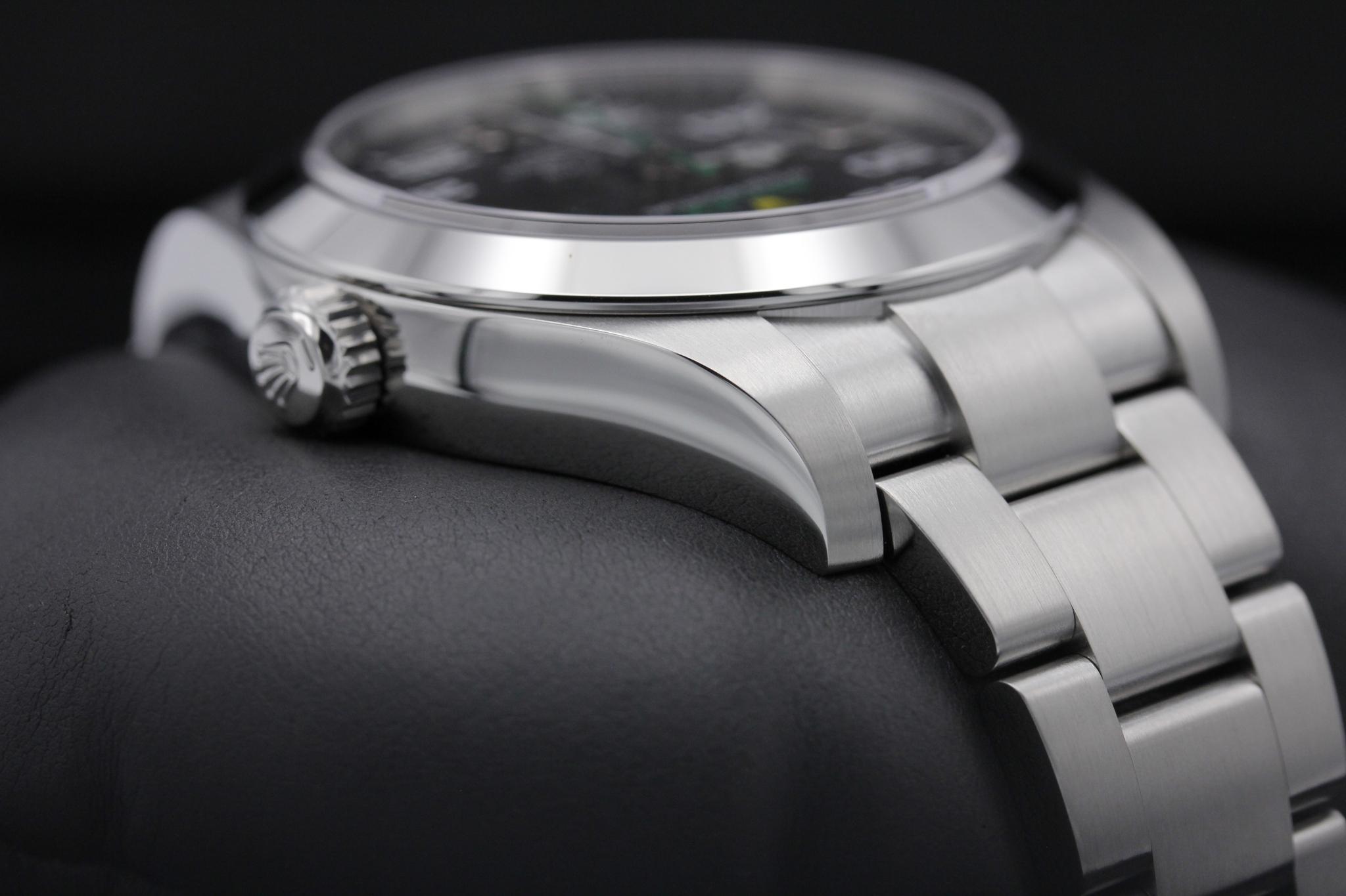 Watch Image 4