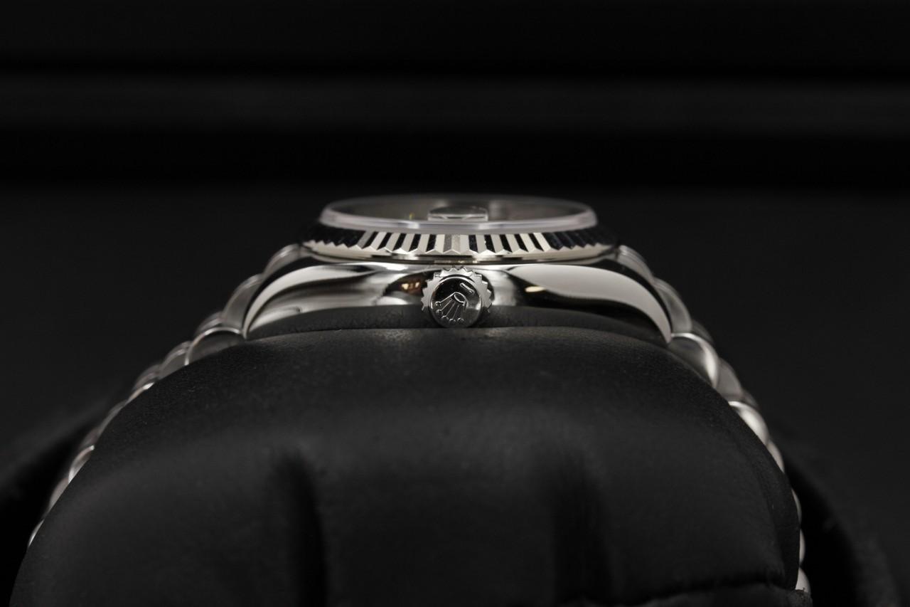 Watch Image 3