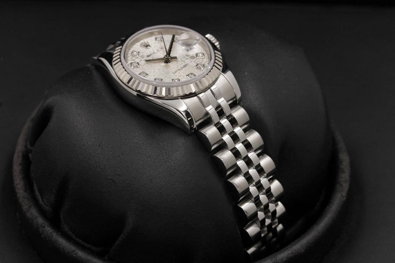 Watch Image 6