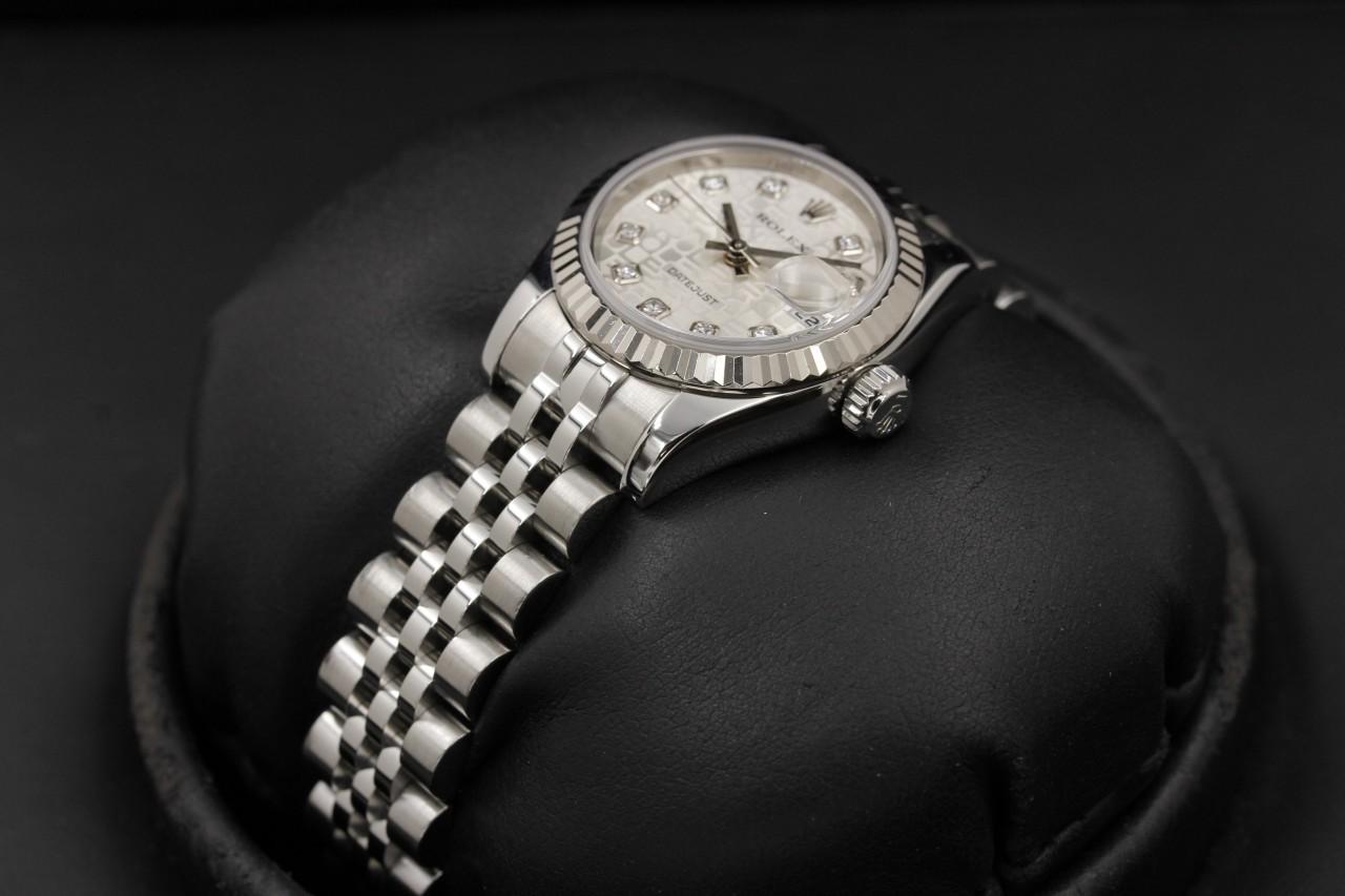 Watch Image 2