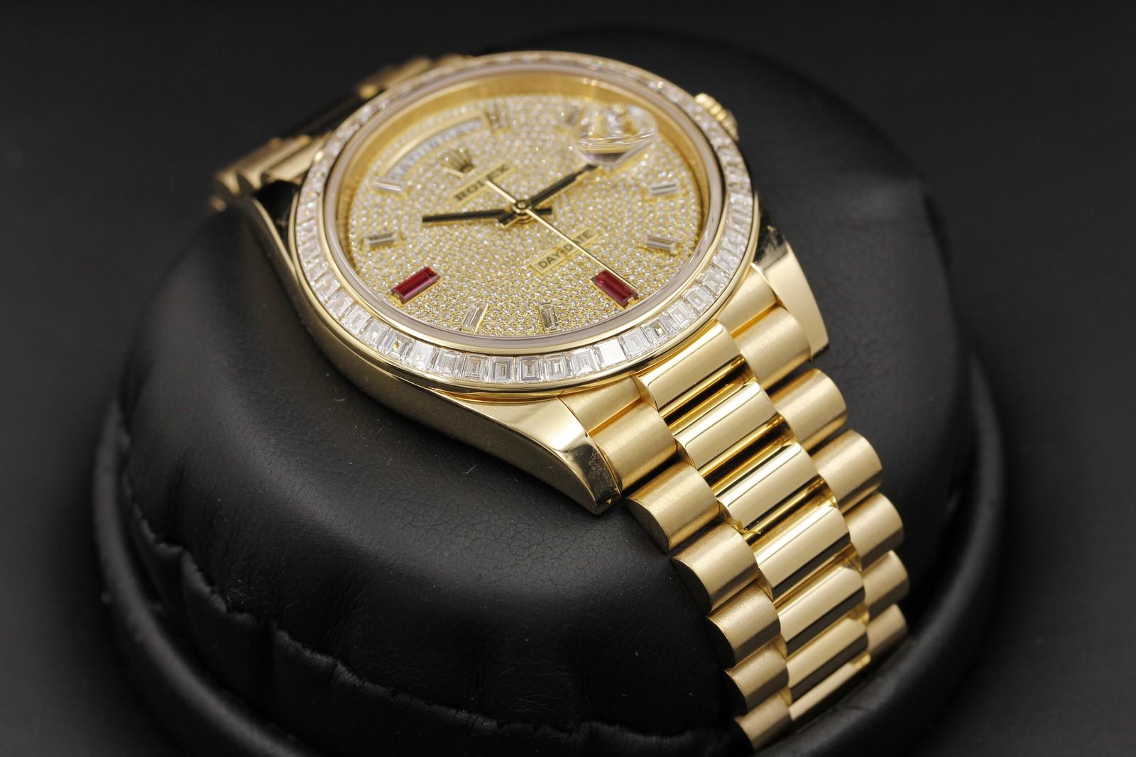Watch Image 6