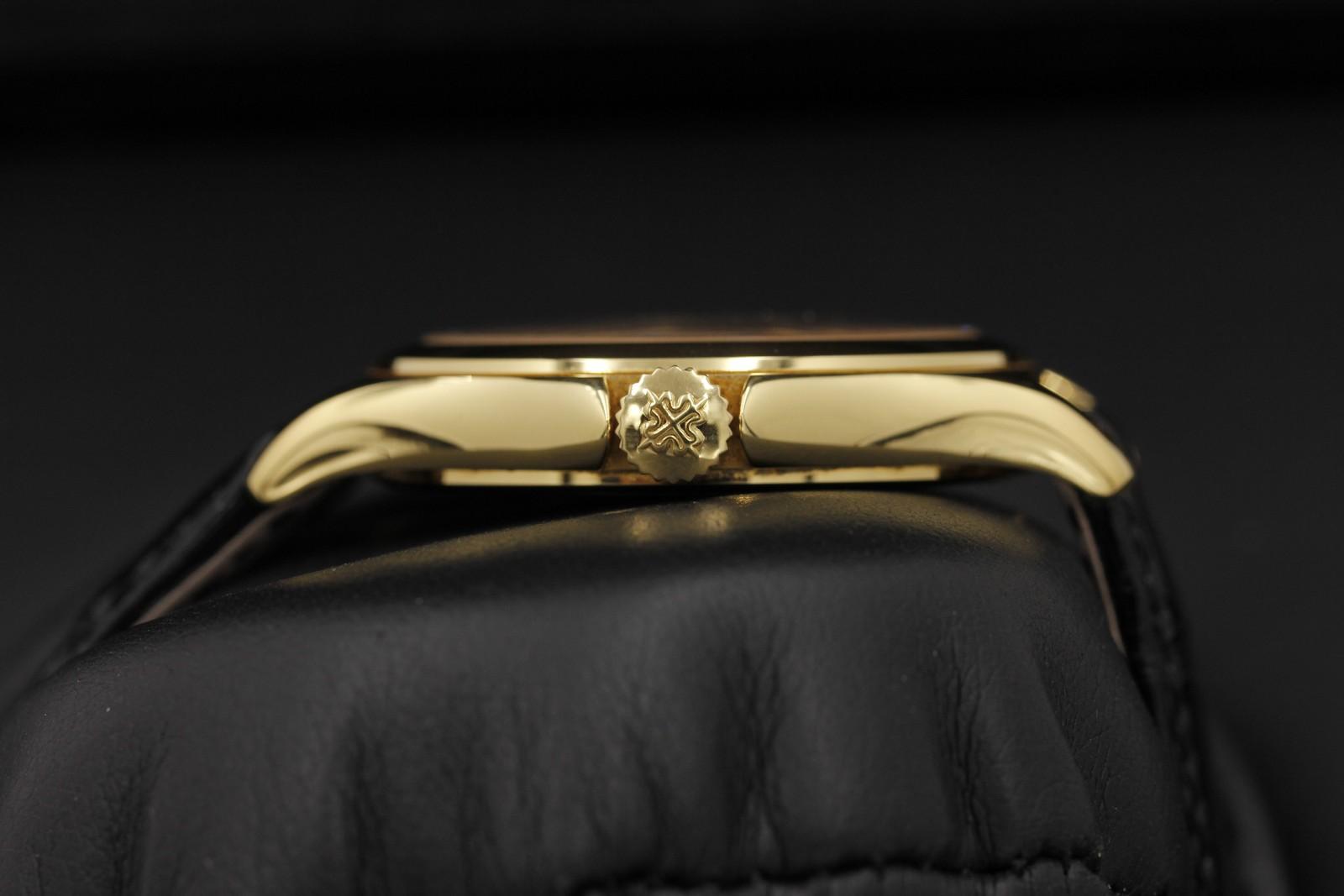 Watch Image 3