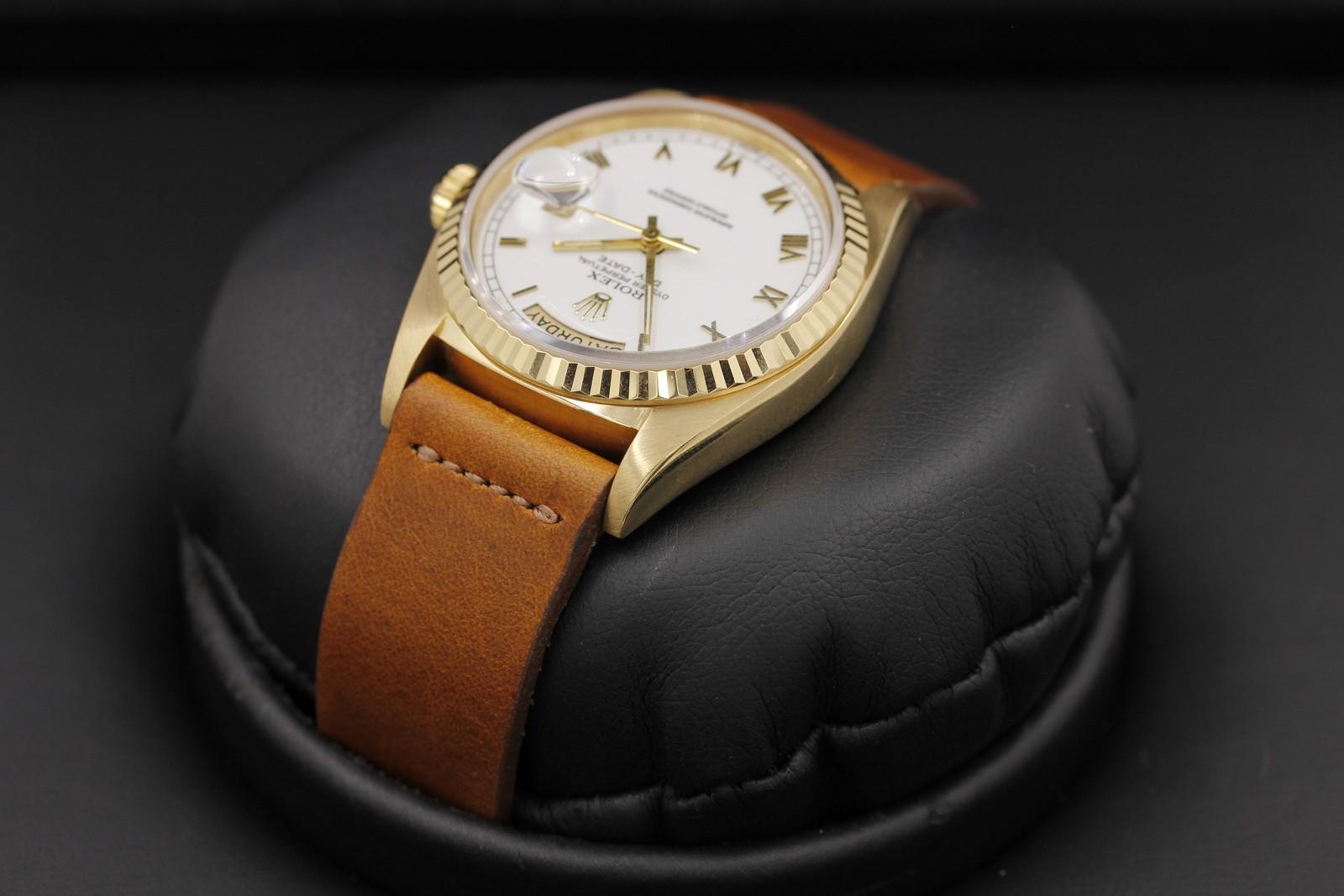 Watch Image 5