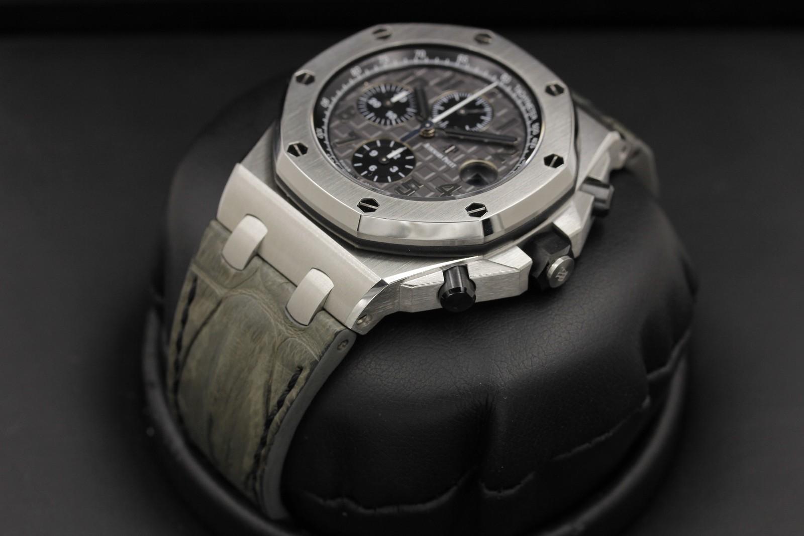 Watch Image 2