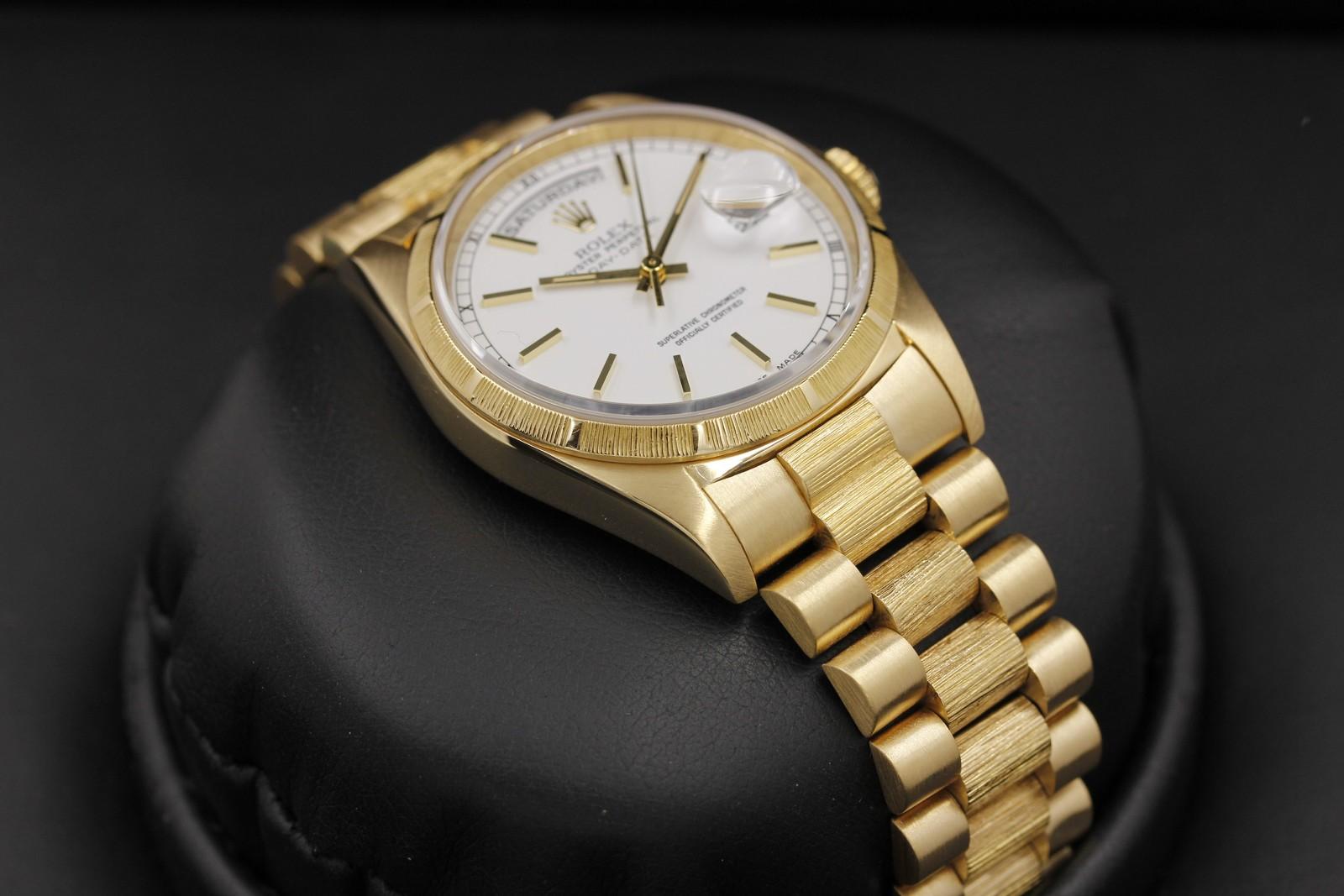 Watch Image 6