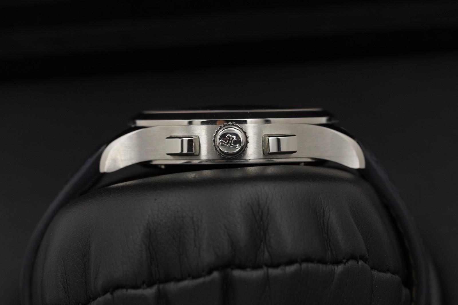 Watch Image 3