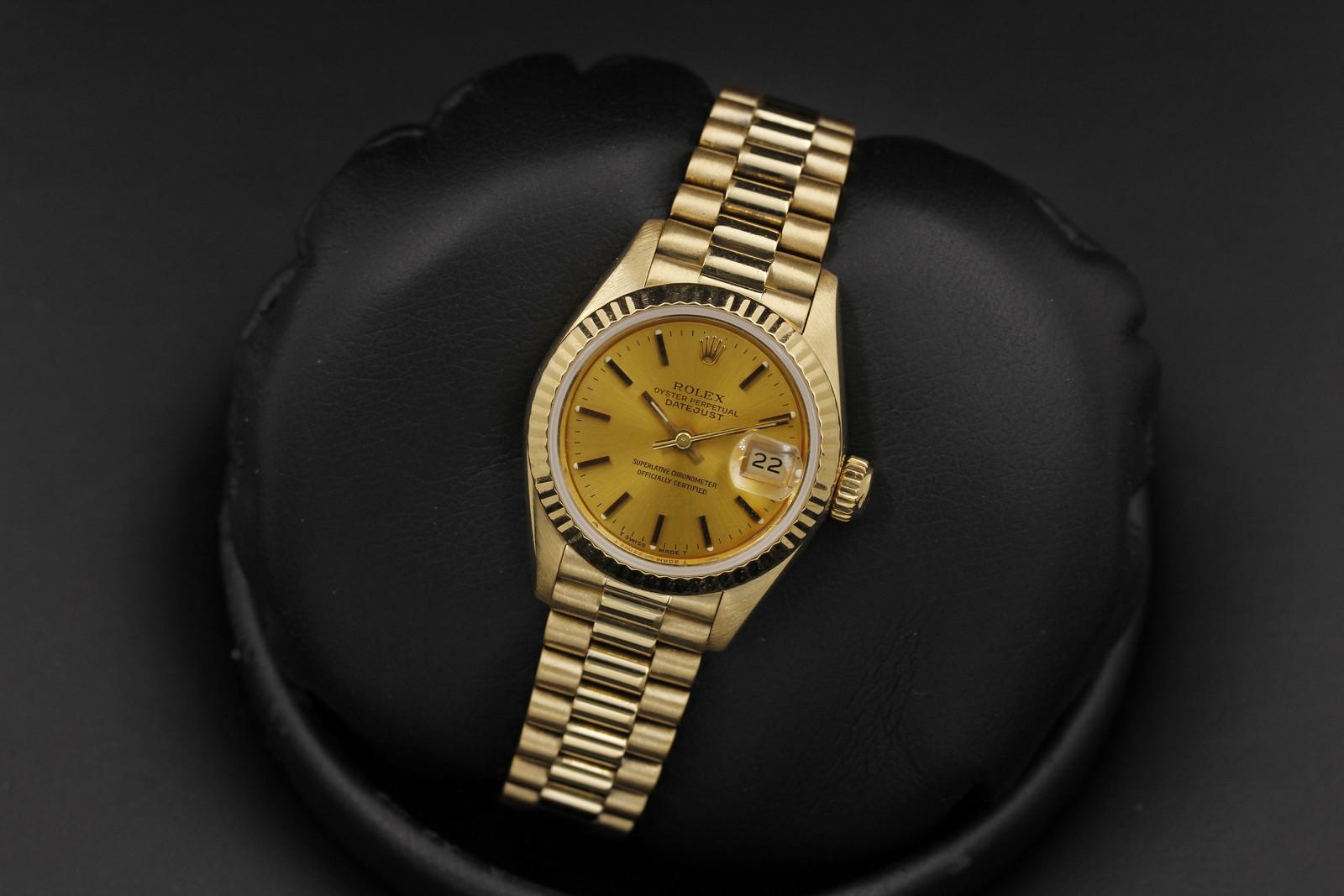 Watch Image 8
