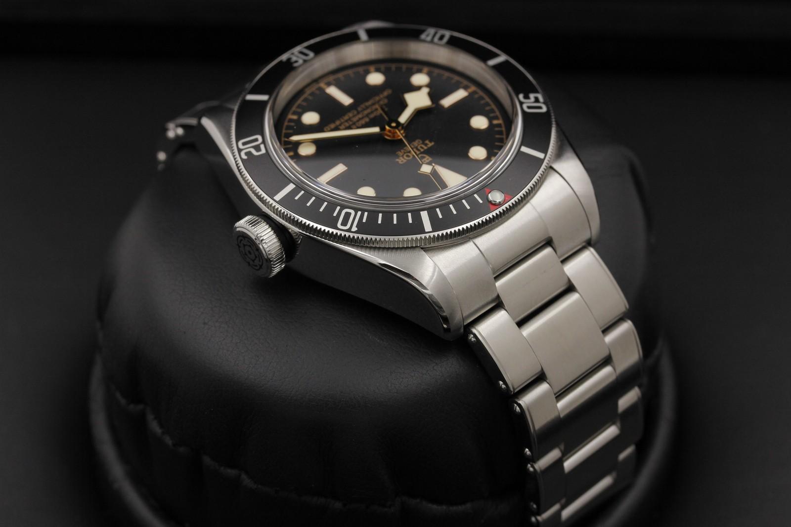 Watch Image 4
