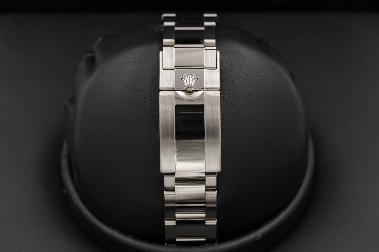 Watch Image 7