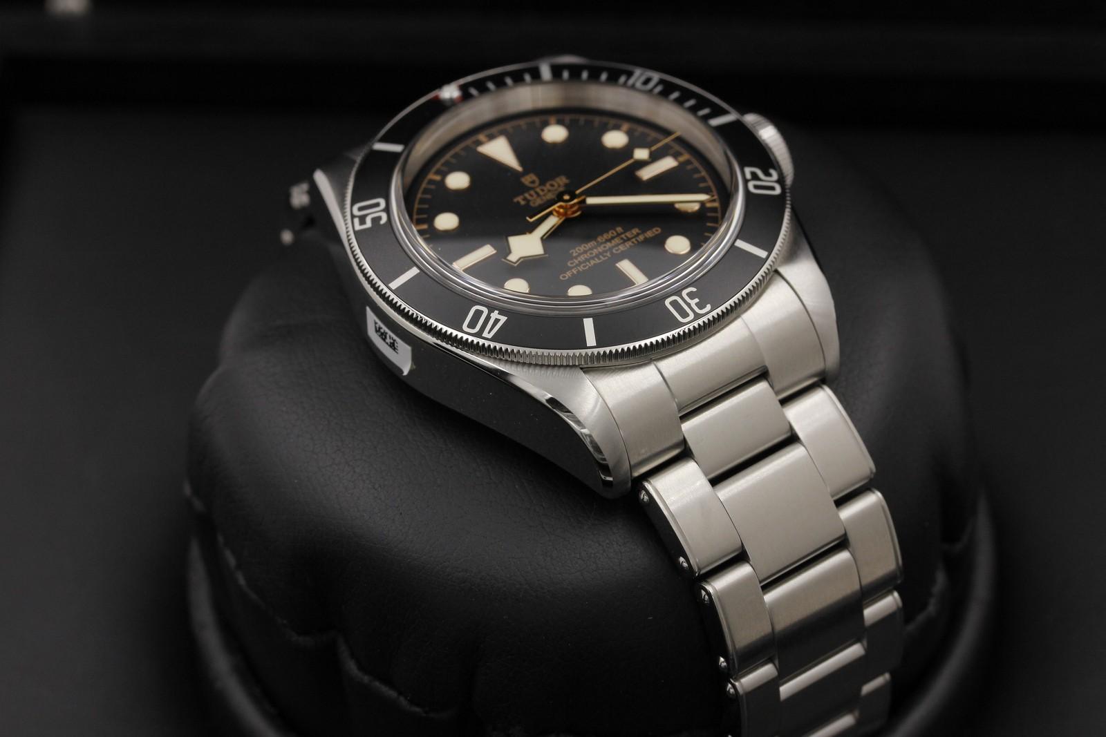 Watch Image 6