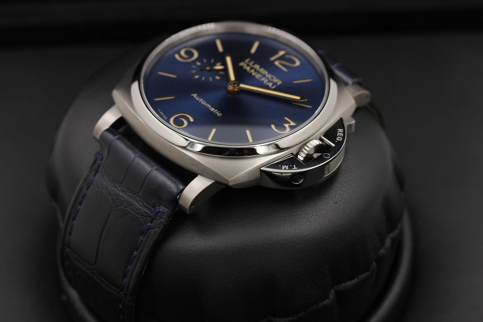 Watch Image 2