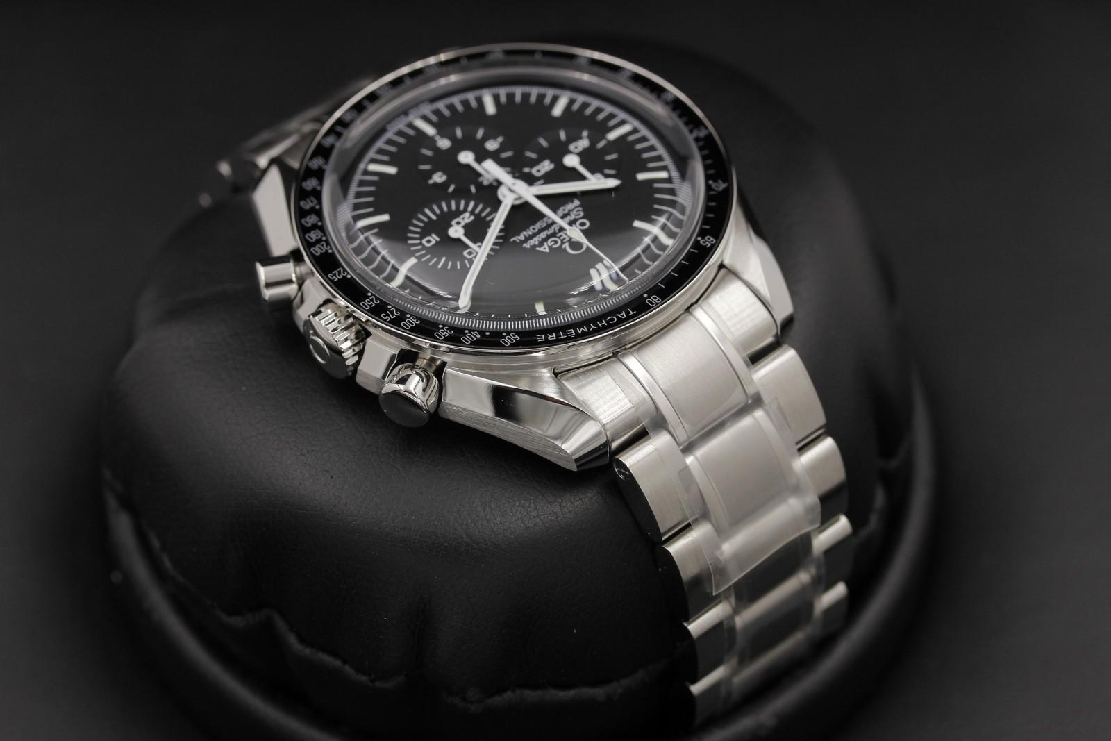 Watch Image 4