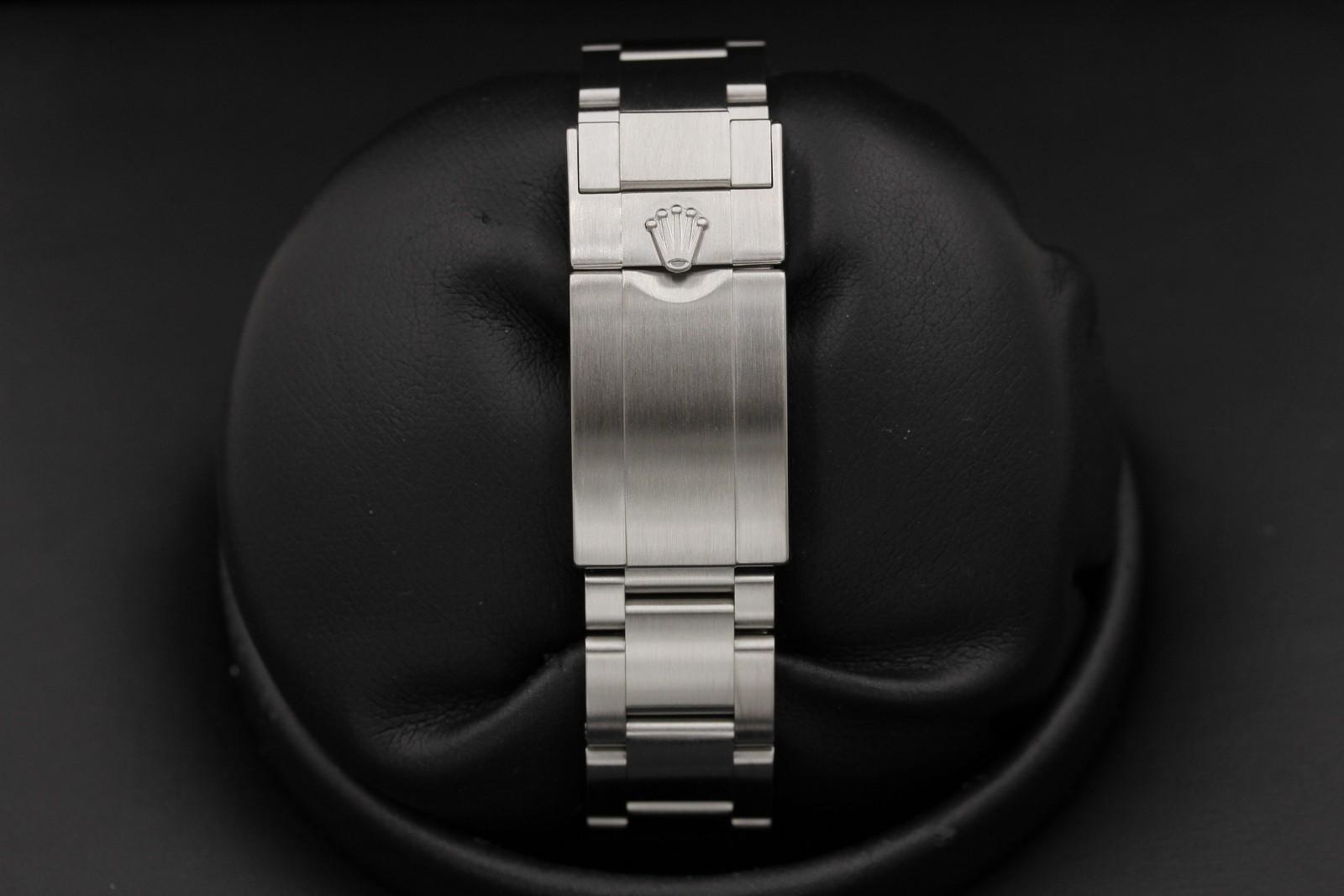 Watch Image 7