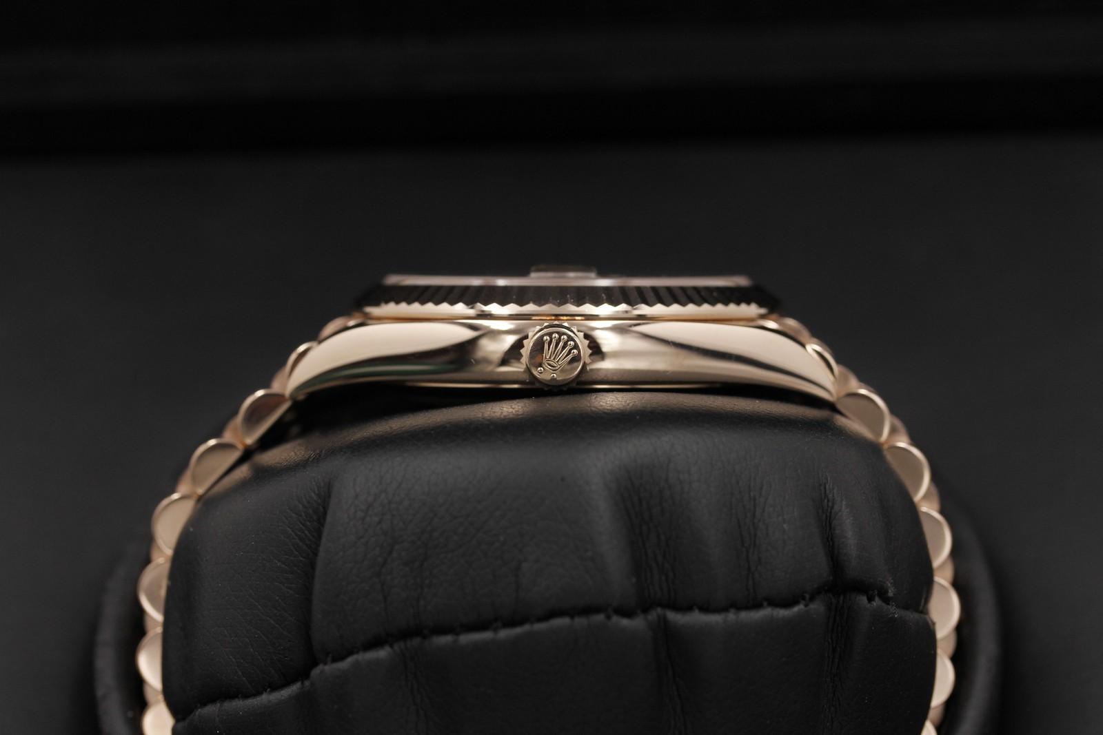 Watch Image 3