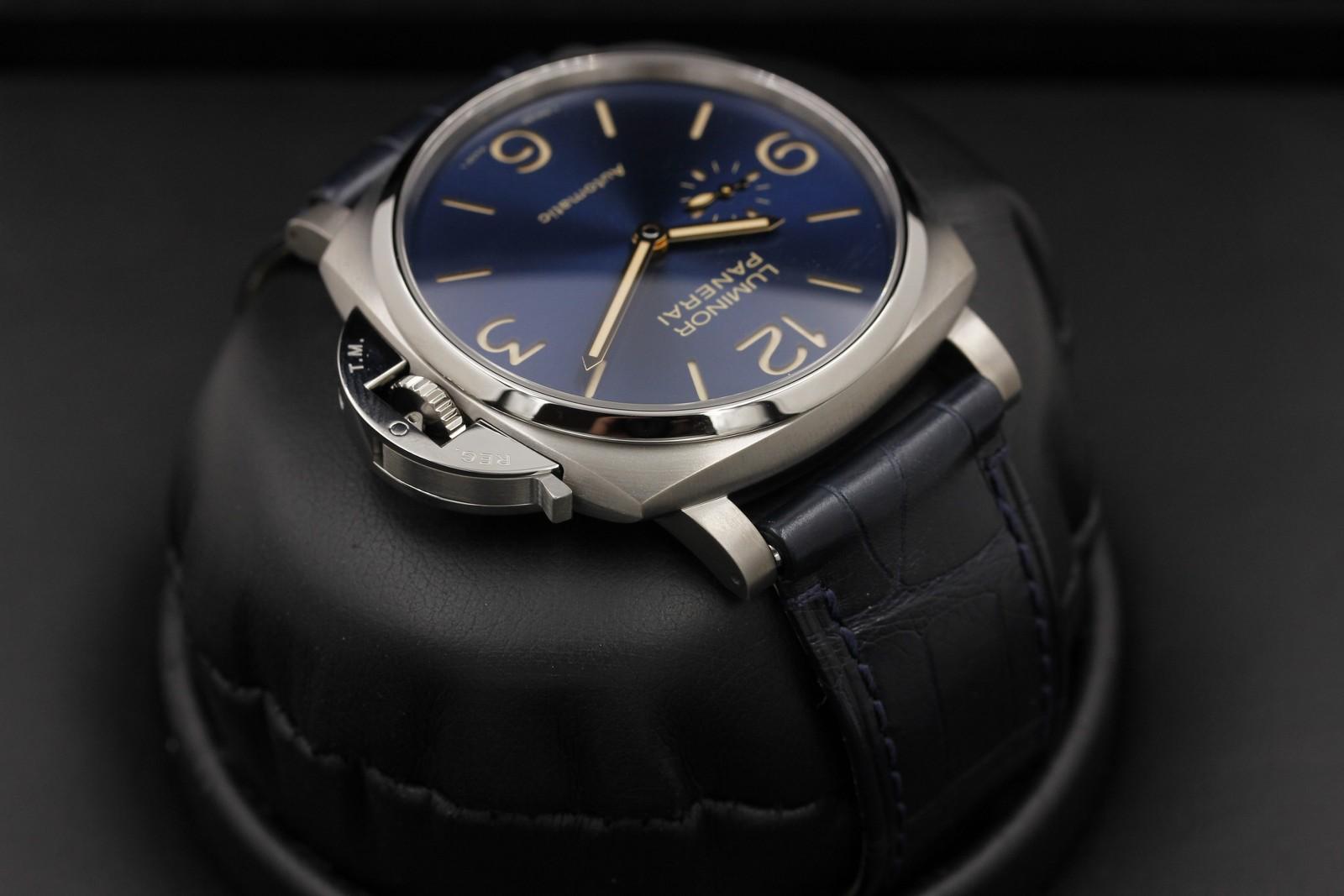 Watch Image 4