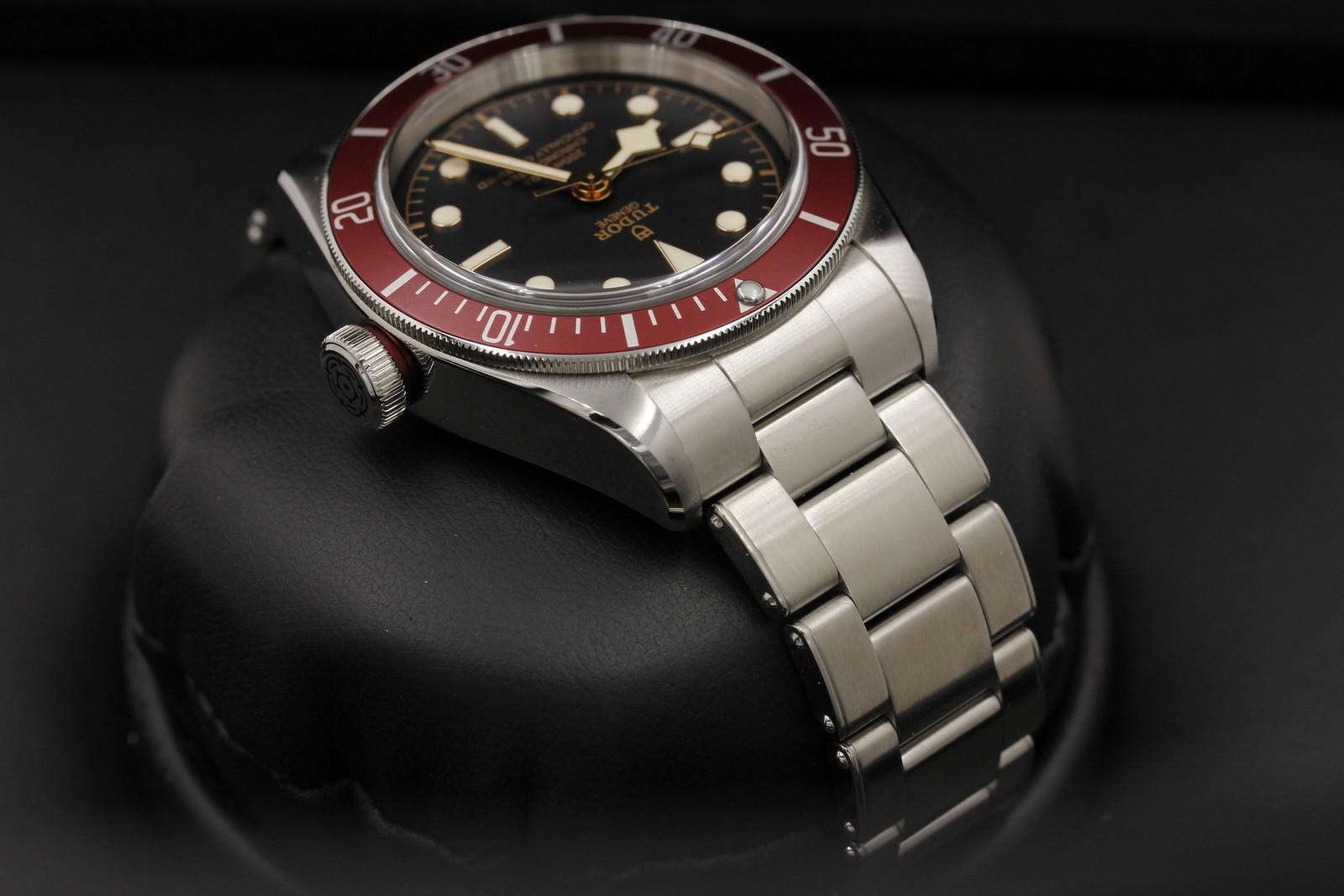 Watch Image 4