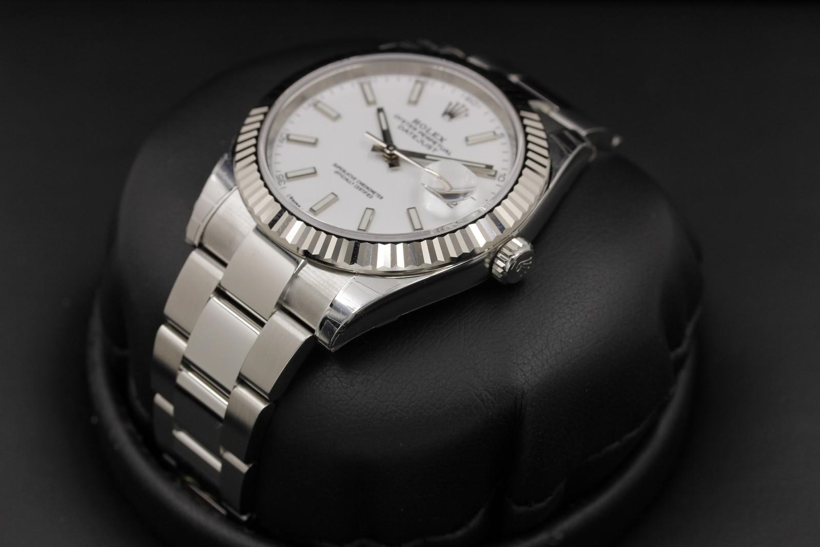 Watch Image 2
