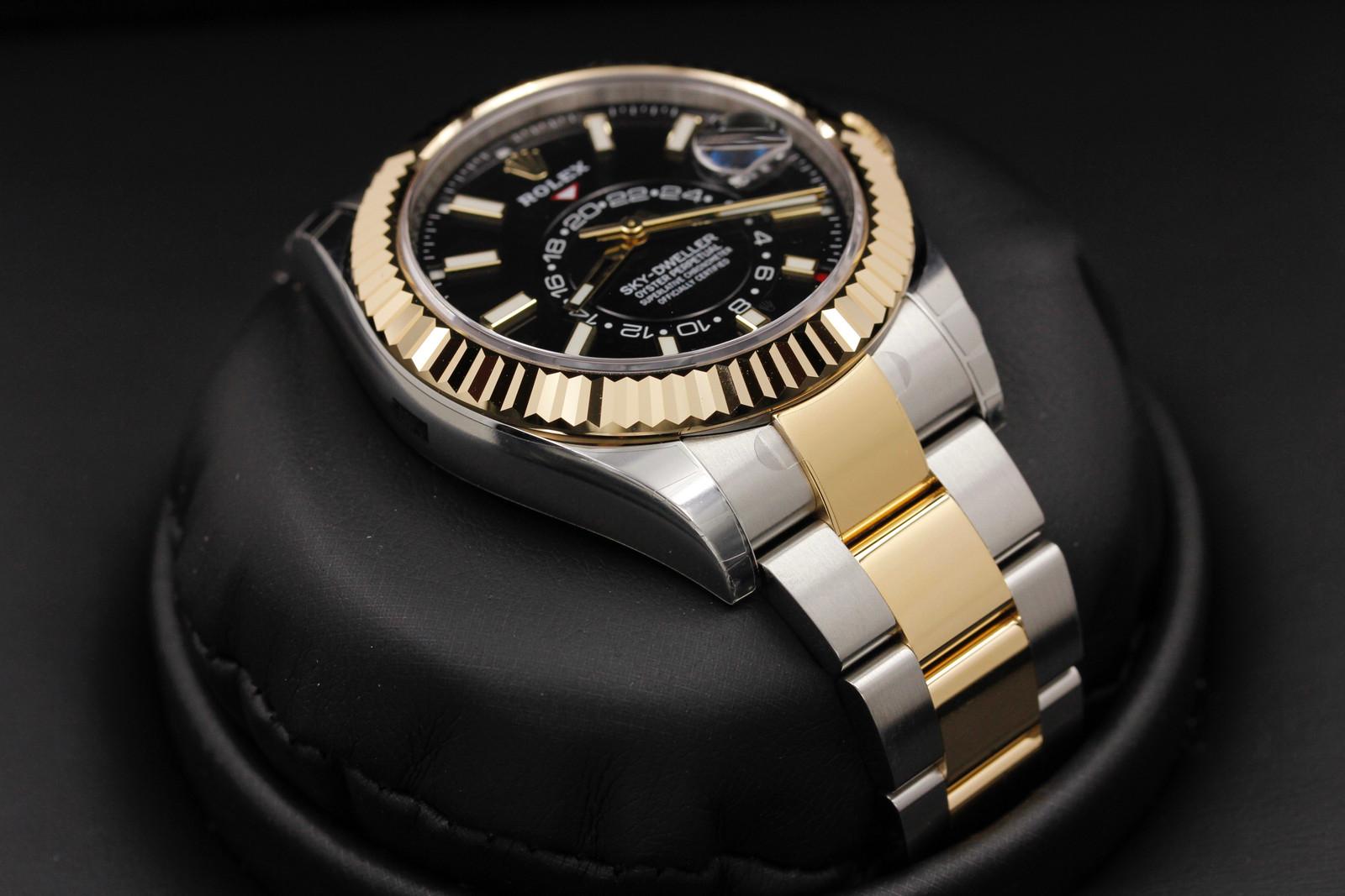 Watch Image 6