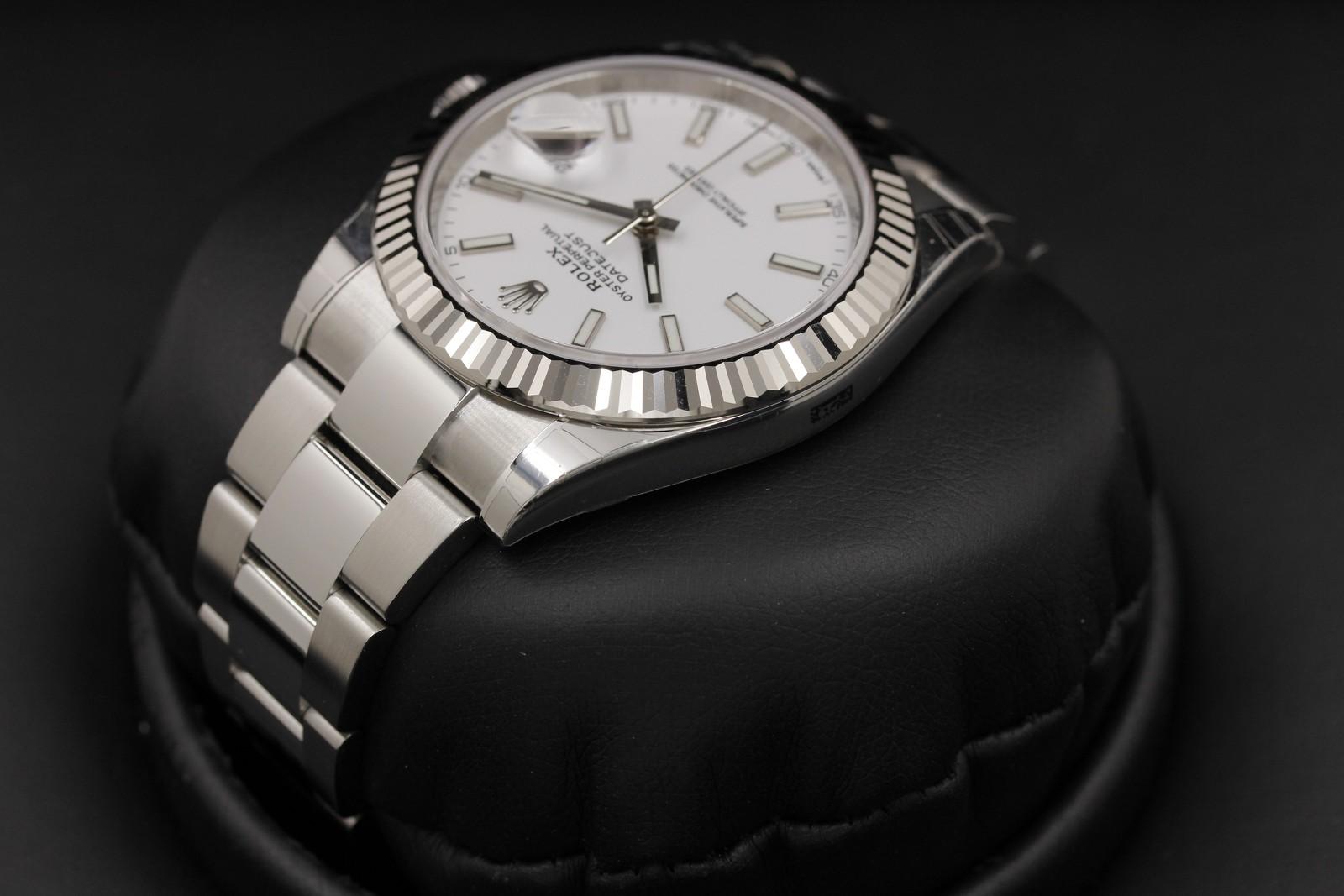 Watch Image 5